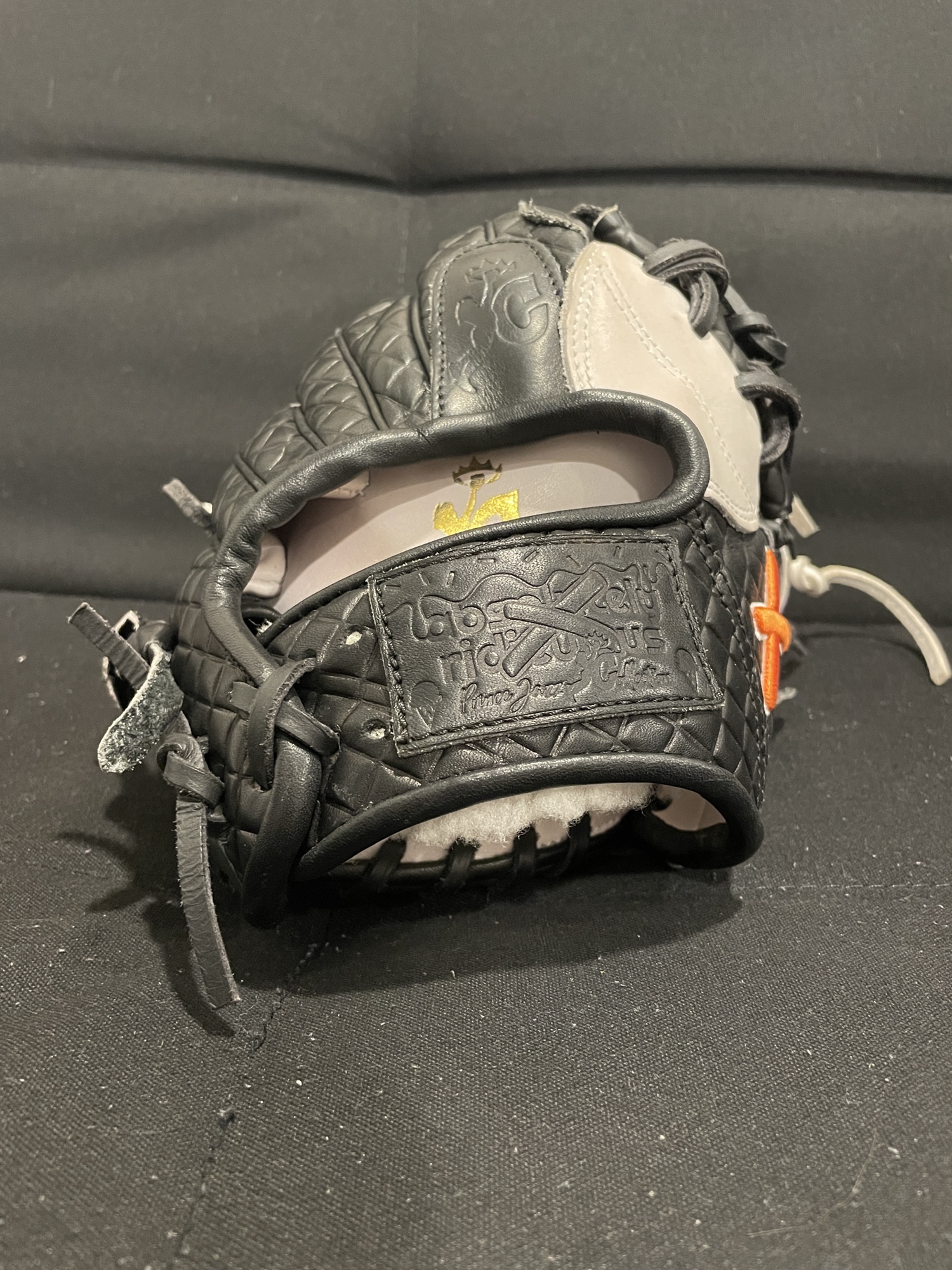 Aria Glove Cookies And Cream JC SidelineSwap