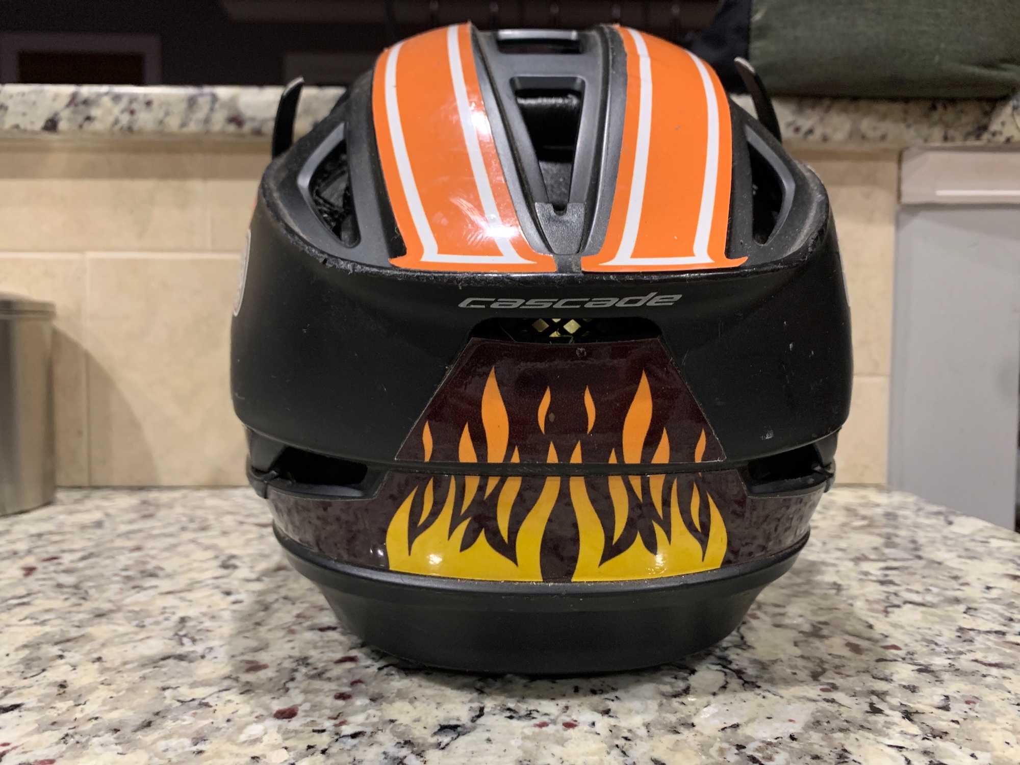 Player's Cascade R Helmet SidelineSwap