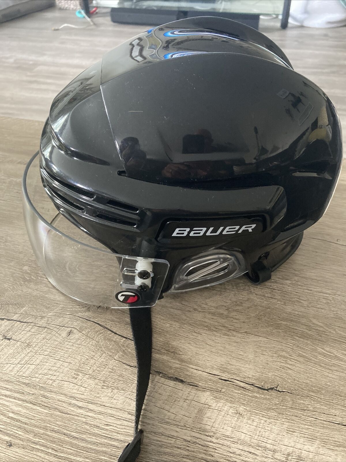 Bauer BHH7500M Large Black Hockey Helmet PreOwned 7 1/8 7 3/4 Clear