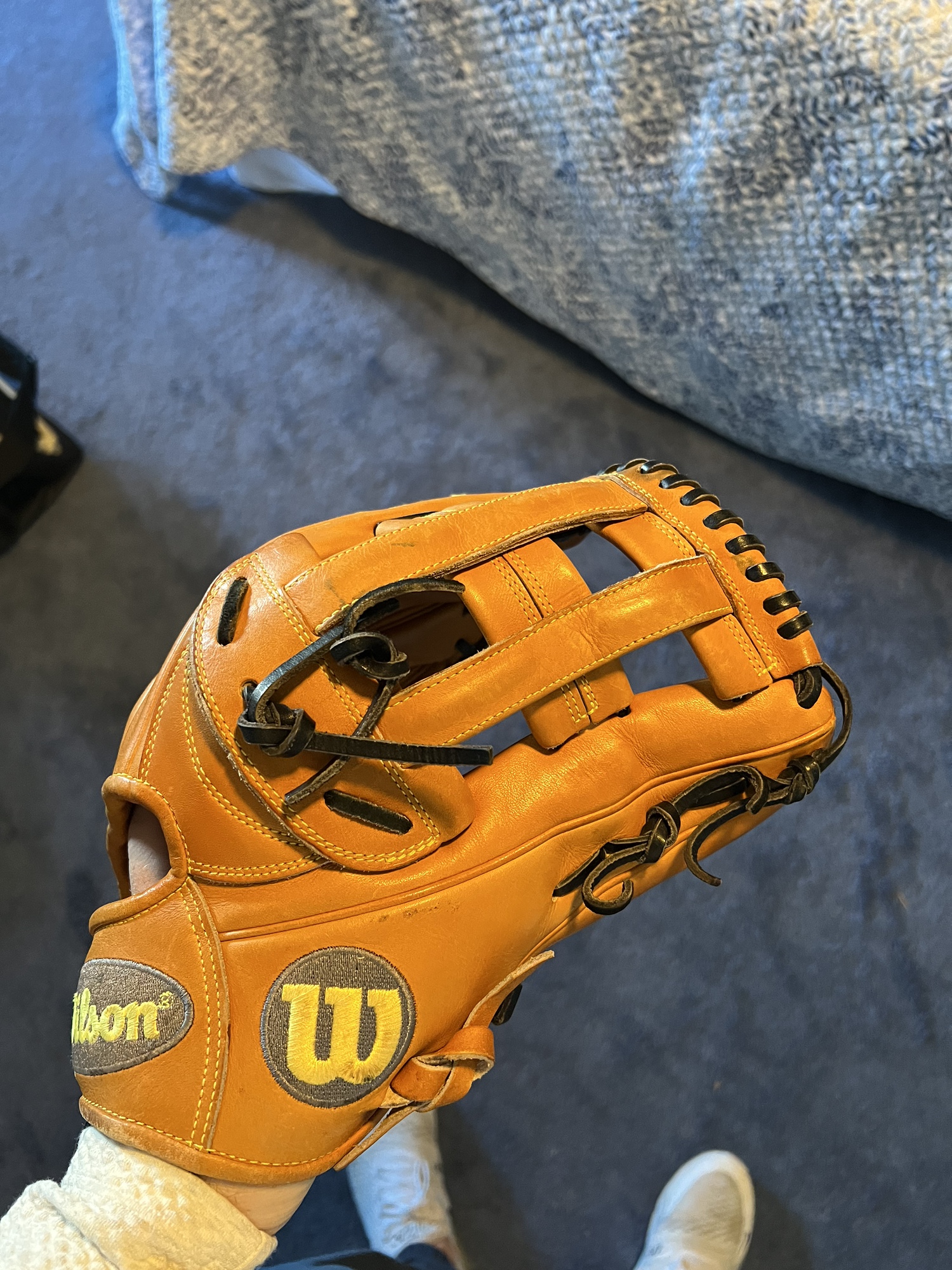 12.75" A2000 Baseball Glove SidelineSwap