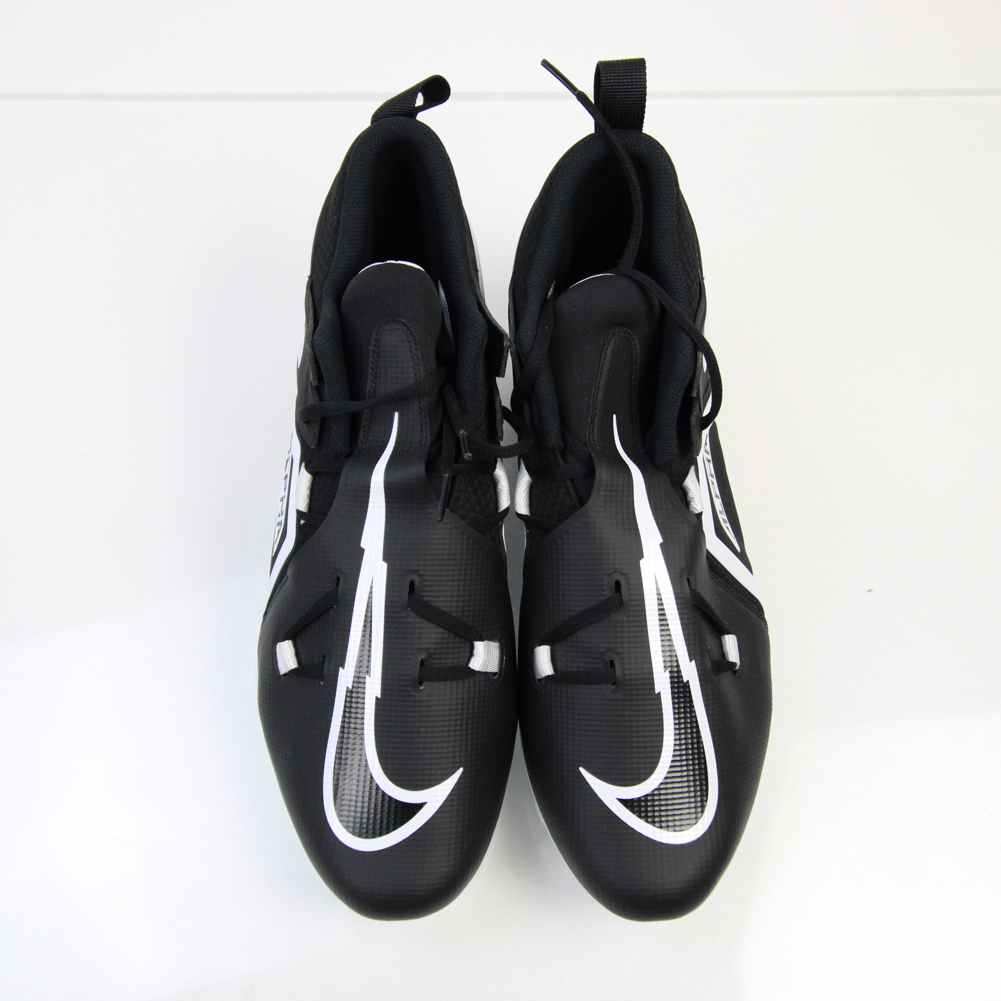 Nike Alpha Football Cleat Men's Black/White New with Defect 15W SidelineSwap