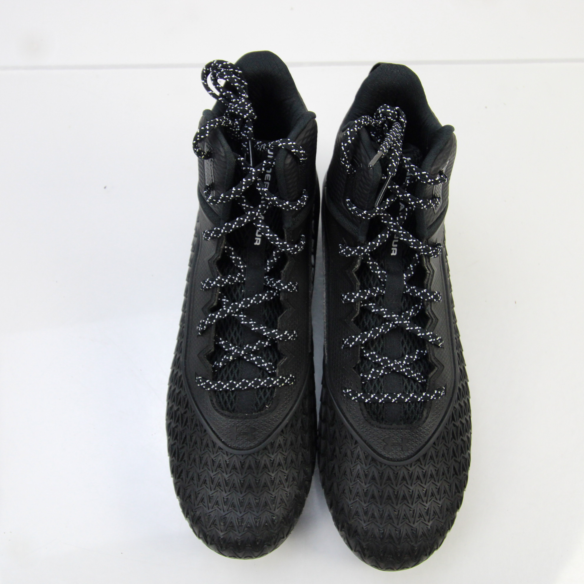 under armour black and gold football cleats