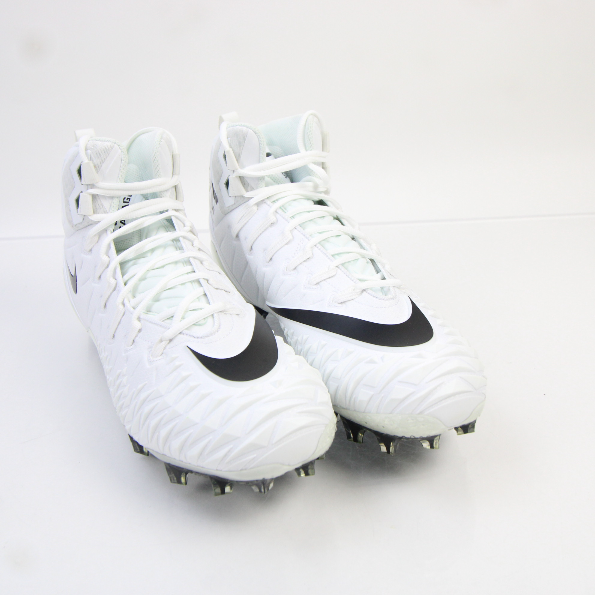 mens white nike football cleats