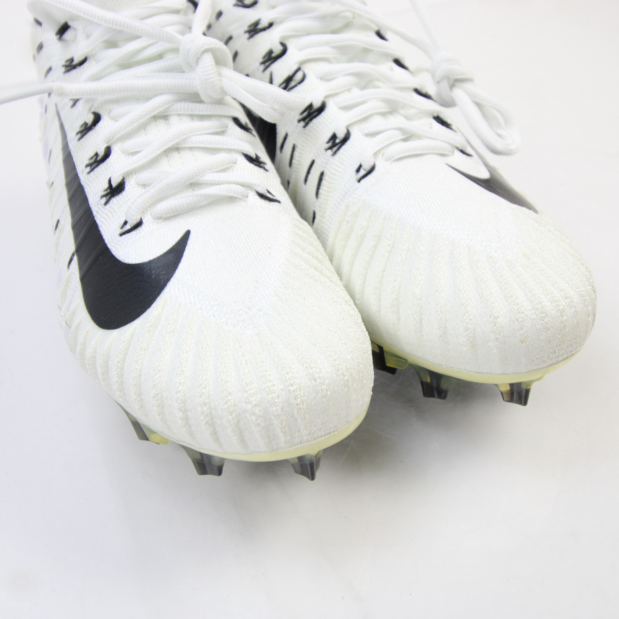 mens white nike football cleats