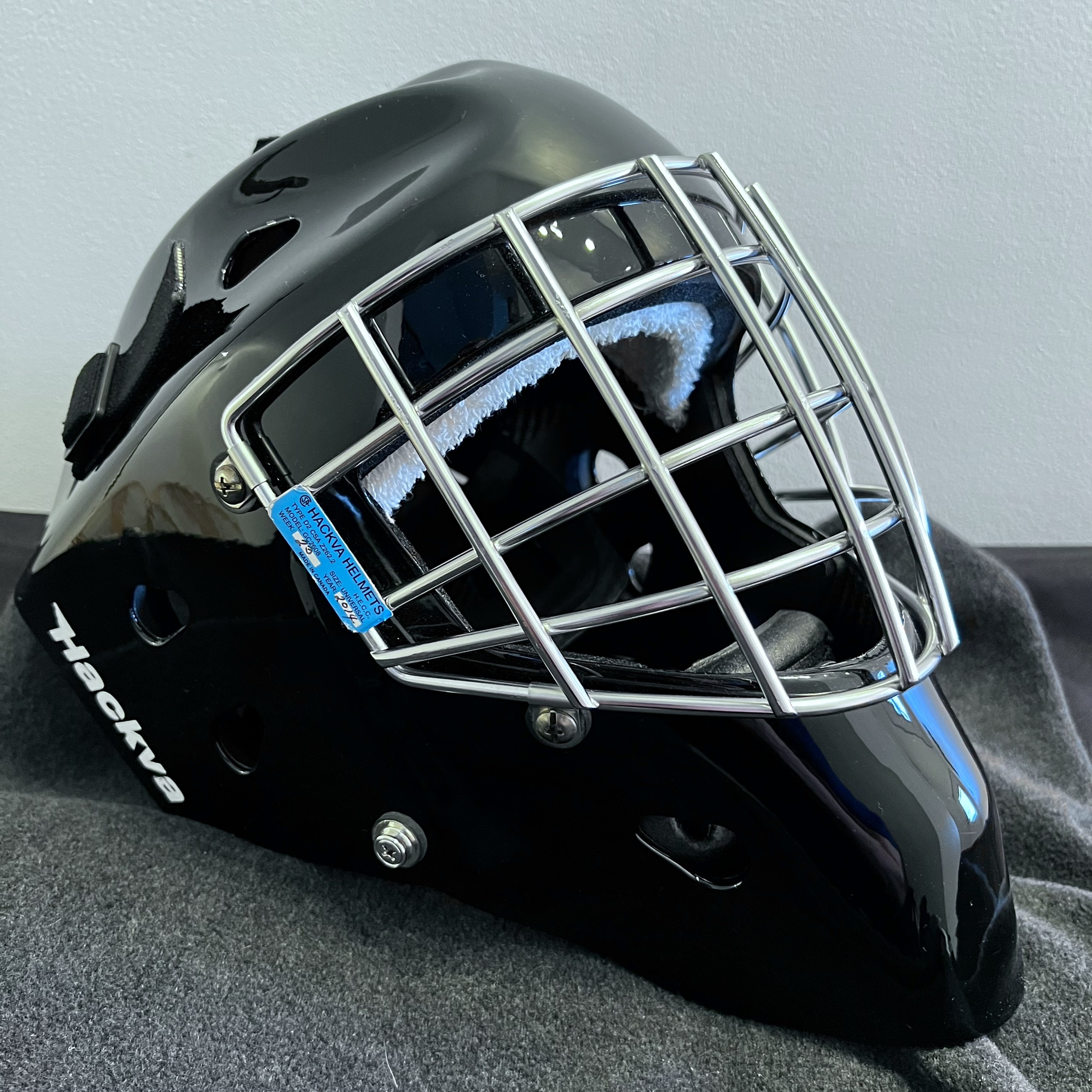 New Hackva Pro Carbon Goalie Mask SidelineSwap