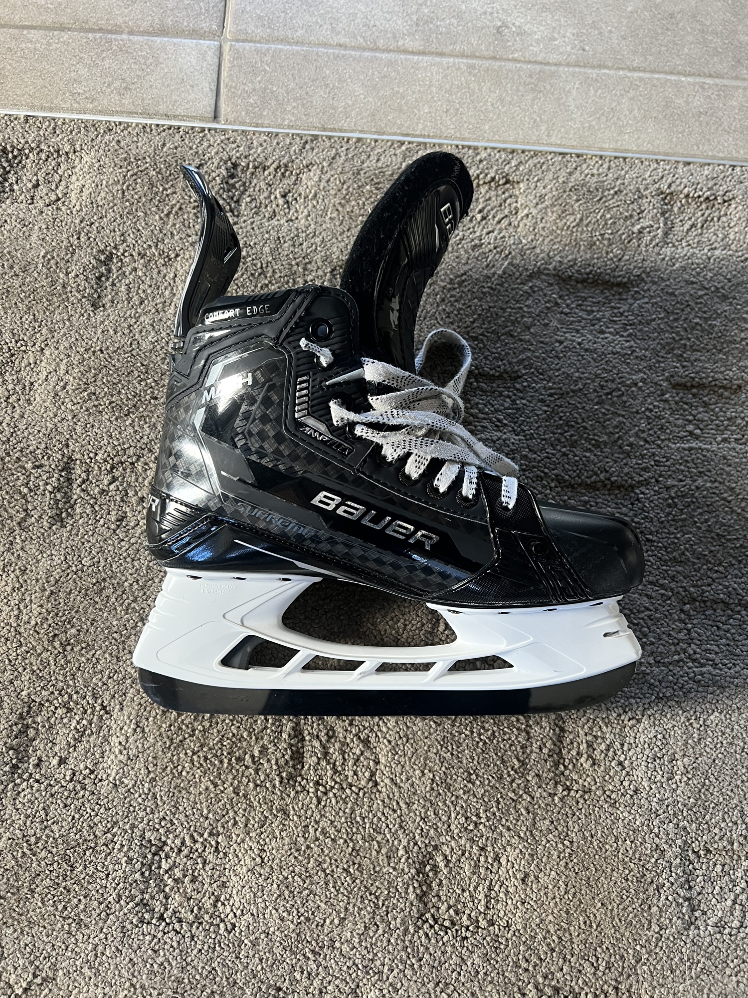 Bauer Size 8 Supreme Mach Hockey Skates SidelineSwap