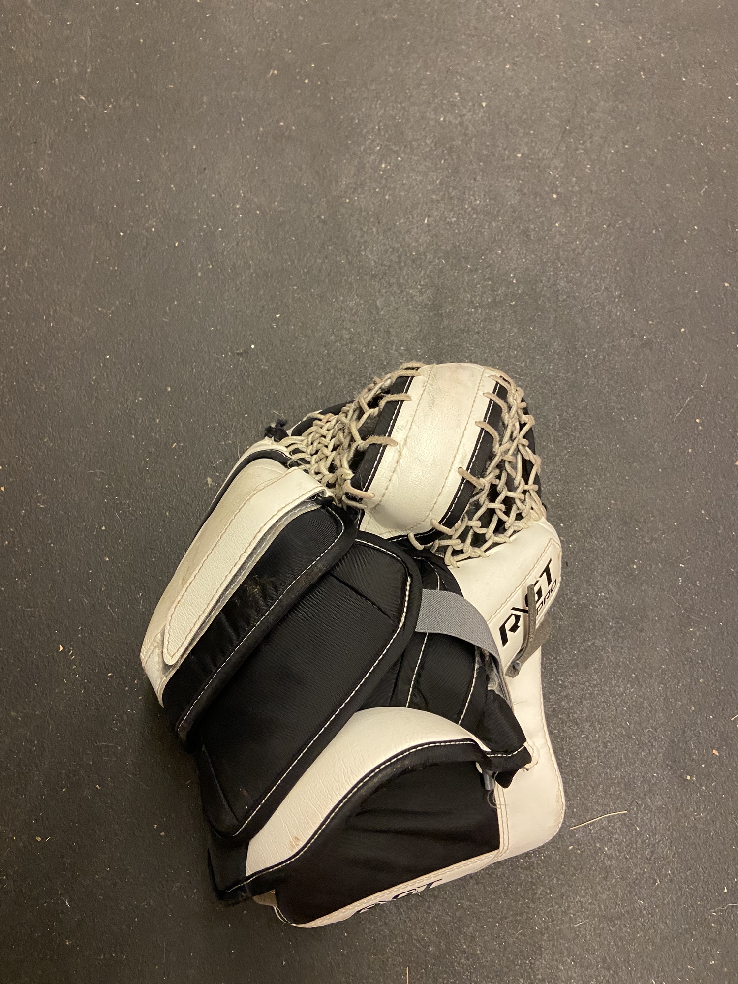 Warrior goalie glove SidelineSwap