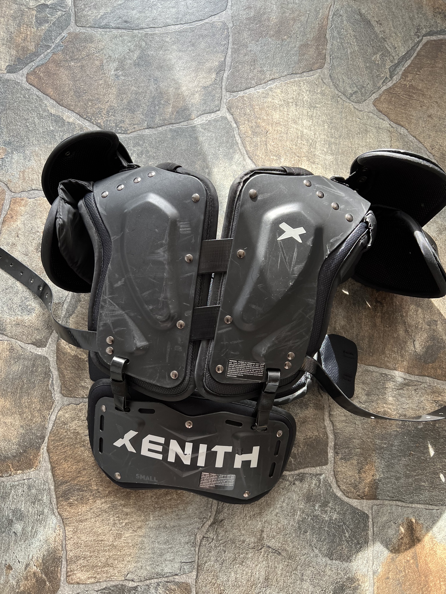 Youth Medium Xenith Flyte Shoulder Pads SidelineSwap