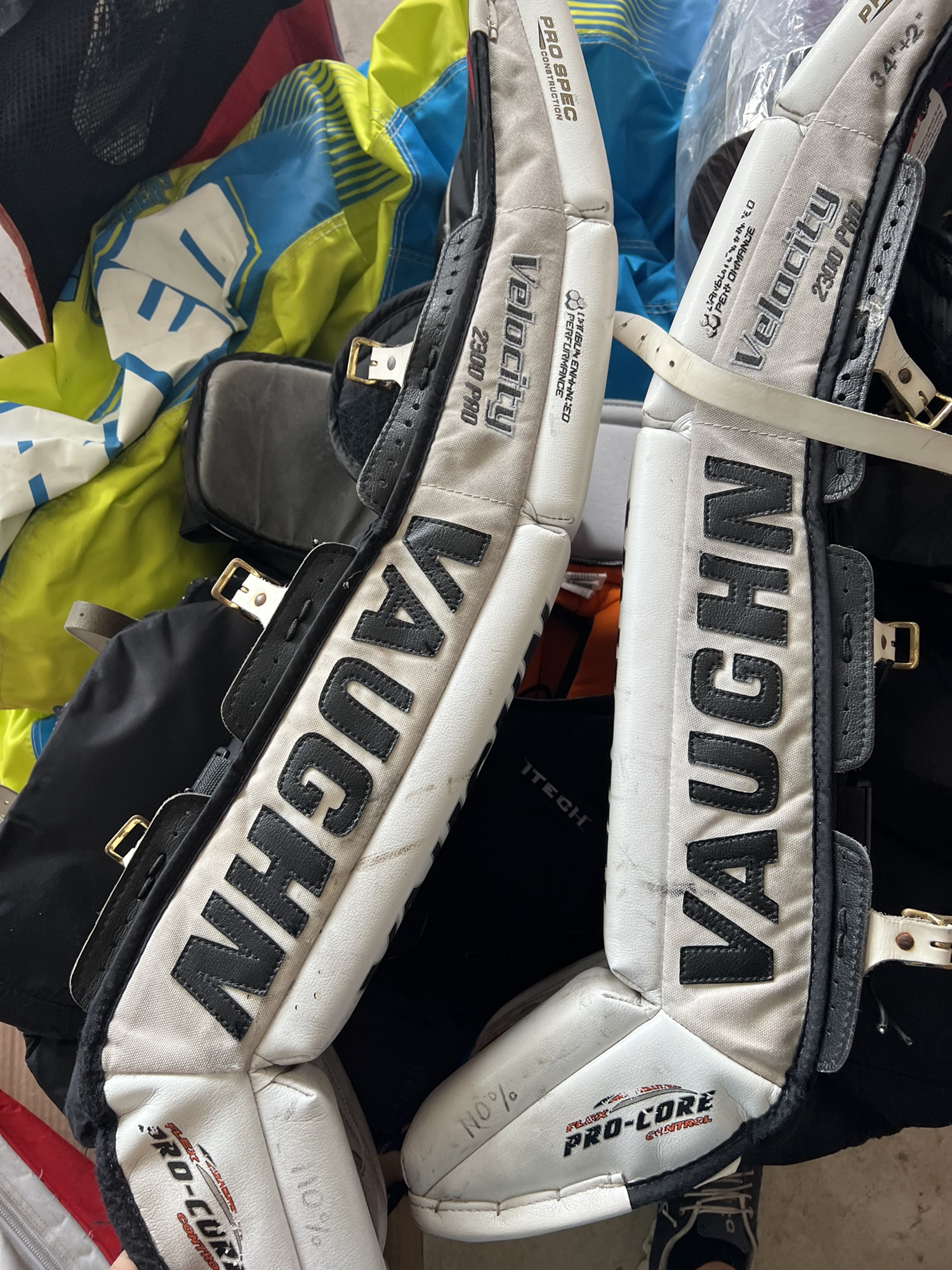 34" Vaughn Pro Stock Velocity V6 Goalie Leg Pads SidelineSwap