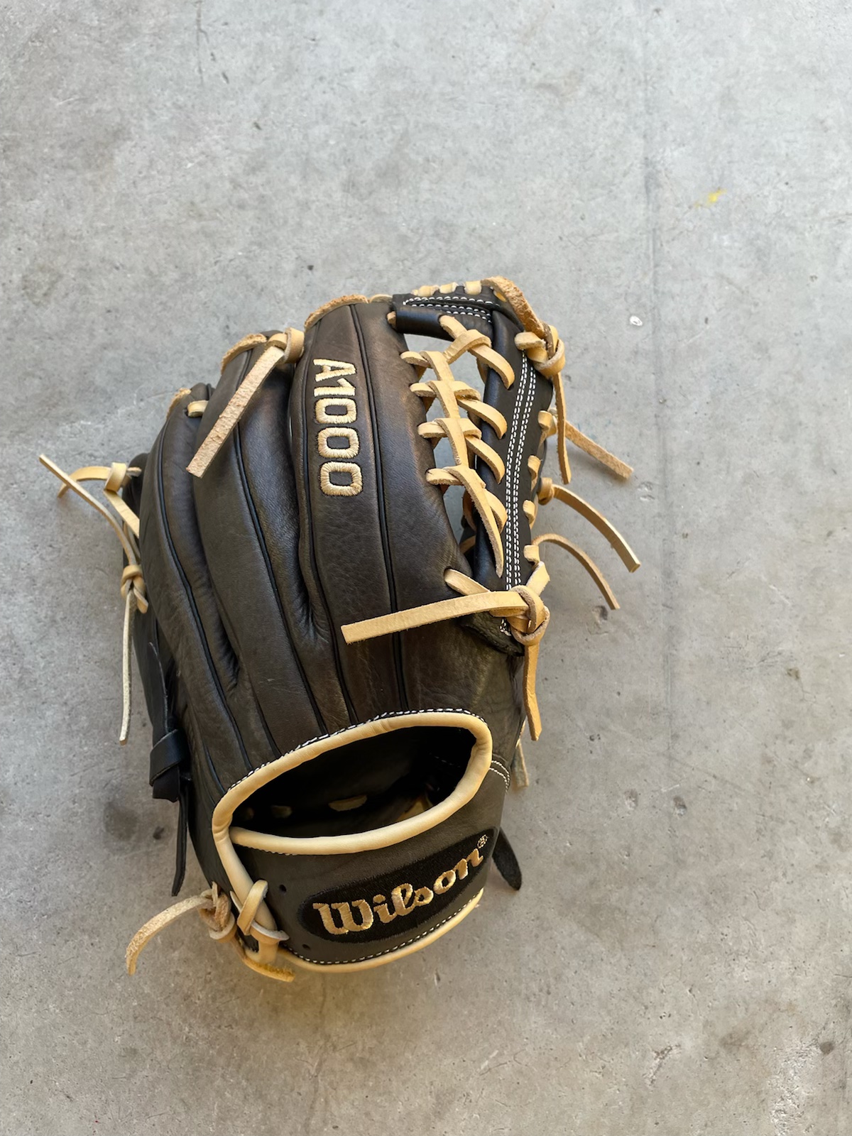 “11.5" A1000 Baseball Glove SidelineSwap