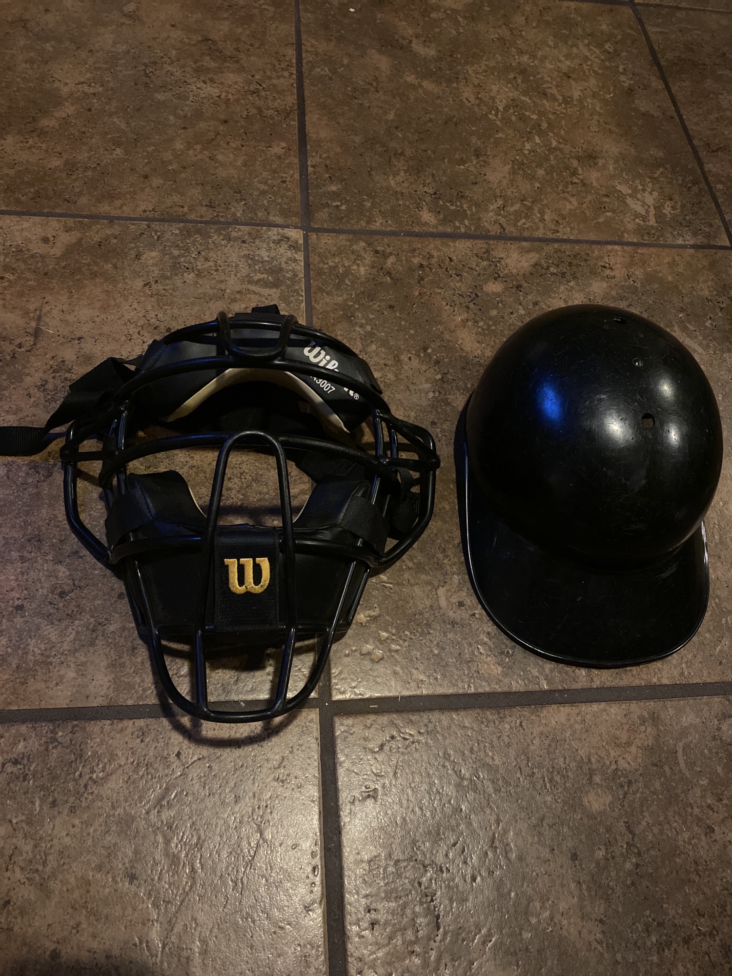 Wilson A3007 catchers mask SidelineSwap