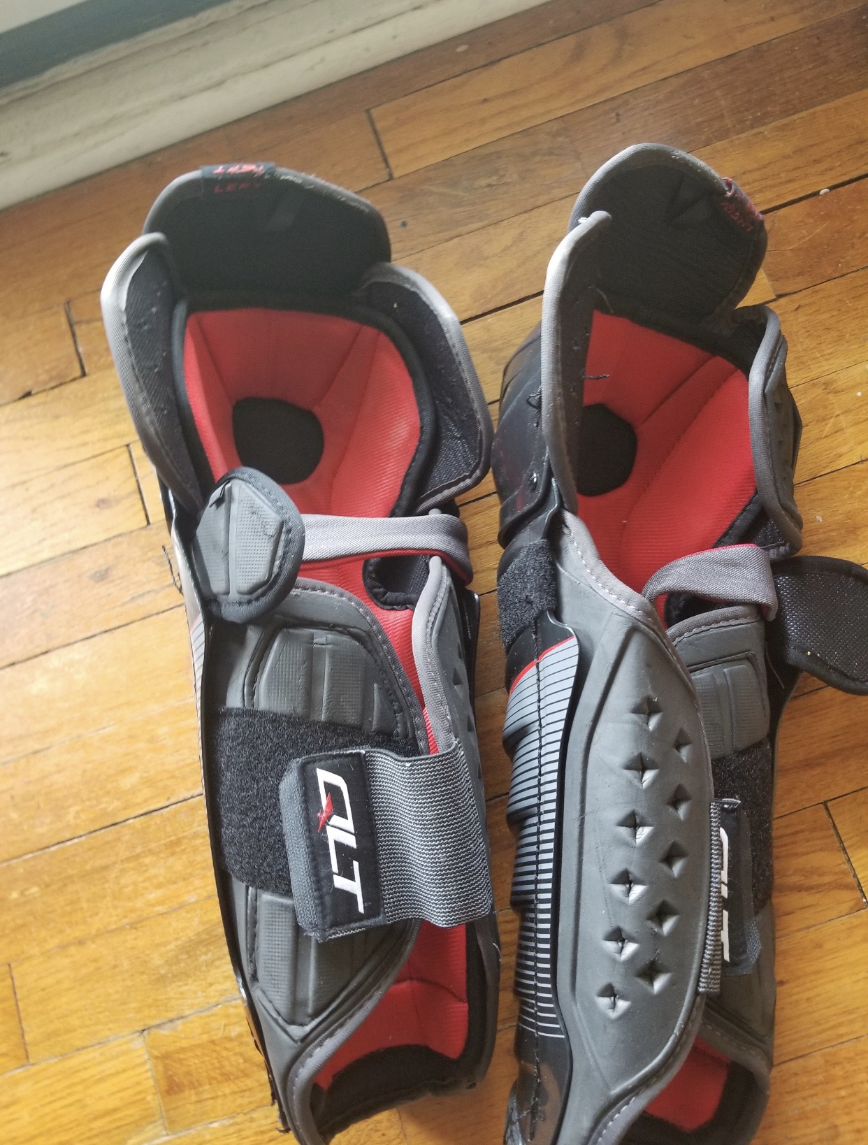 CCM QLT 270 Shin Pads SidelineSwap