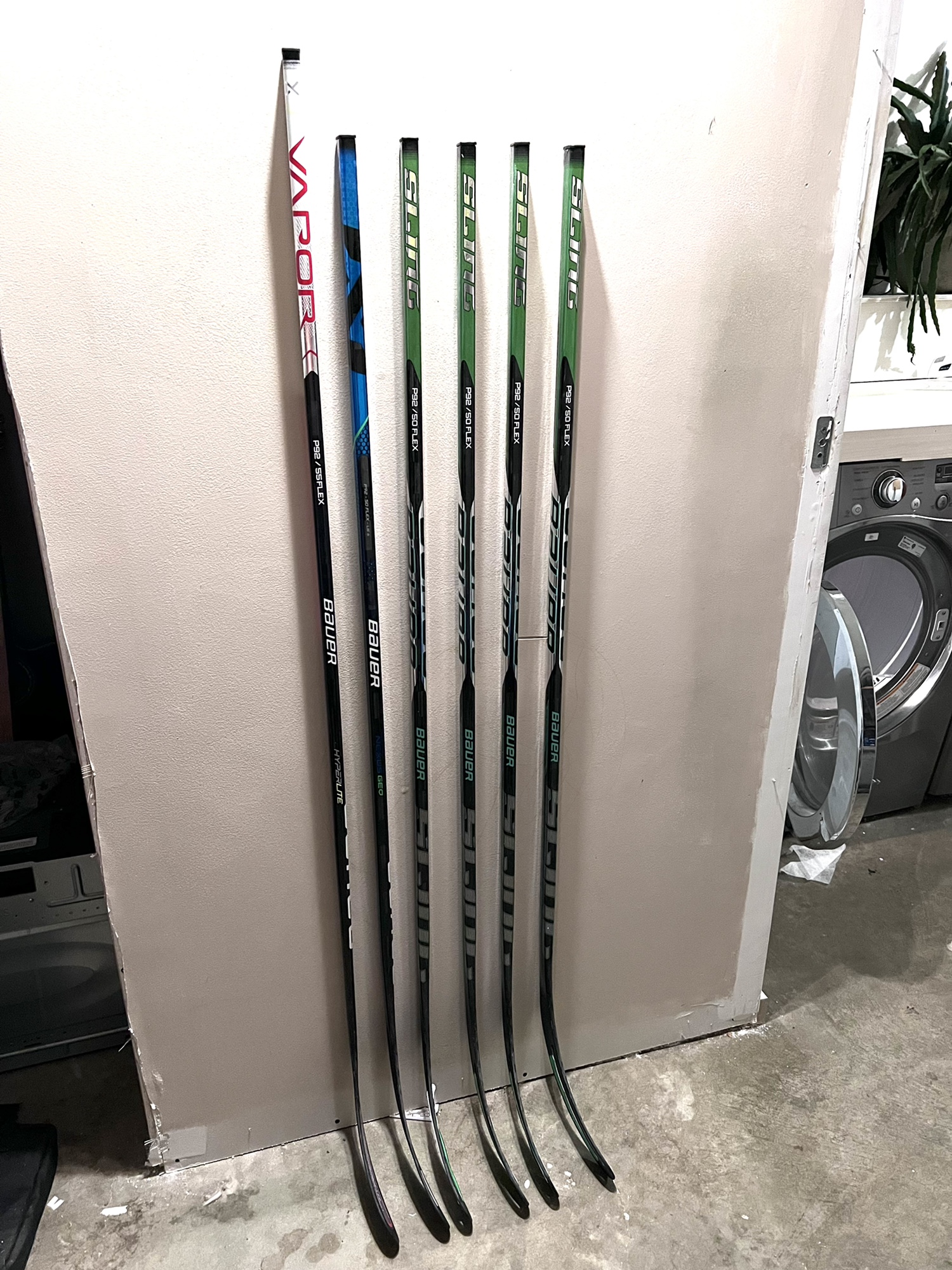 Junior/intermediate New Right Handed Bauer Sling Hockey, nexus geo and