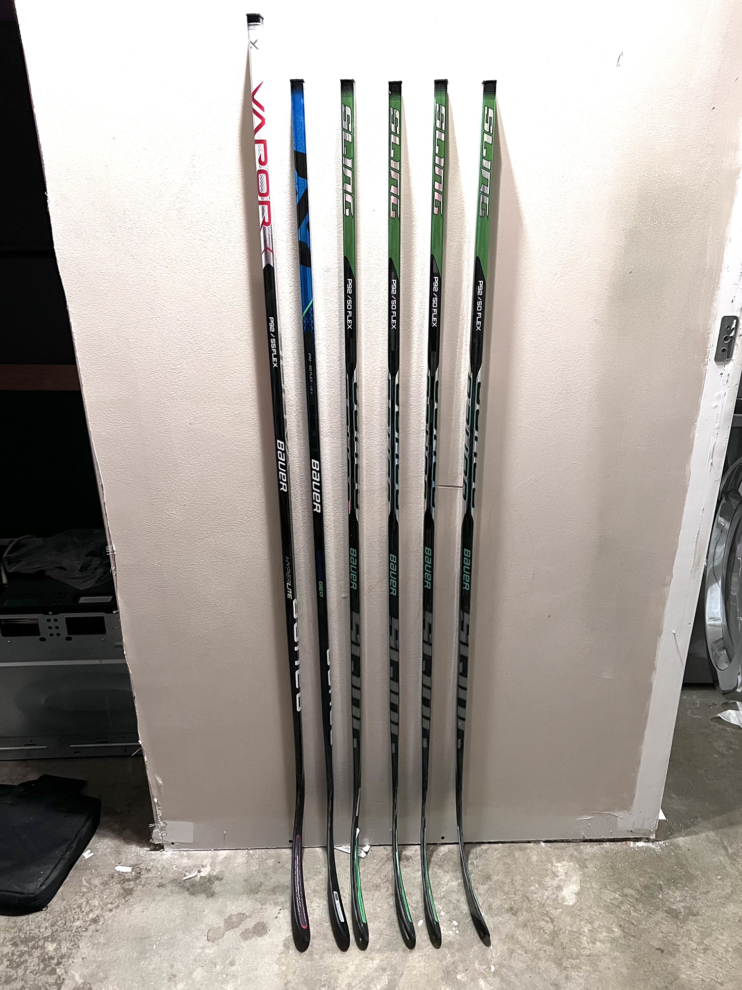 Junior/intermediate New Right Handed Bauer Sling Hockey, nexus geo and