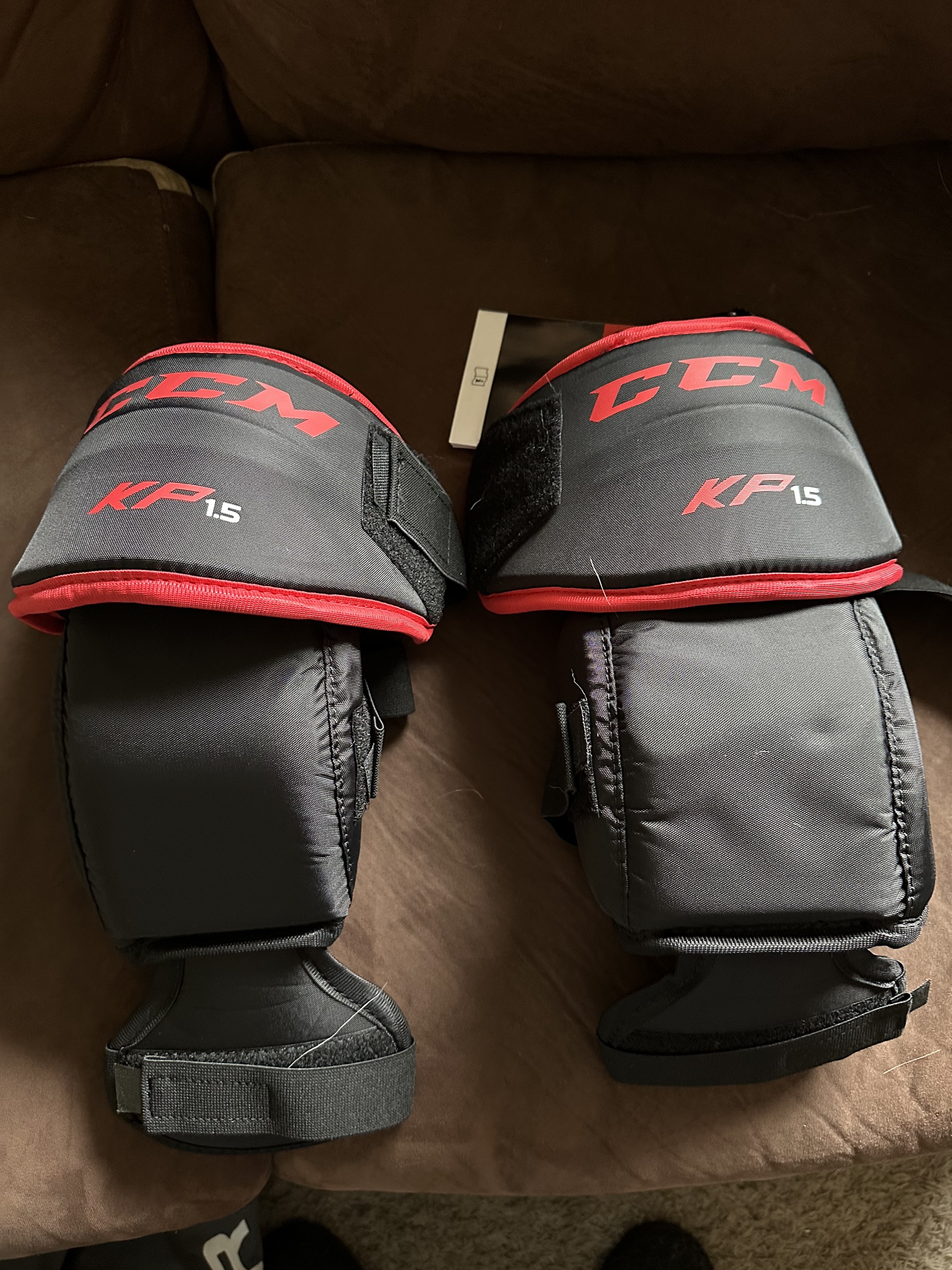 New CCM Goalie Knee/Thigh Guards SidelineSwap