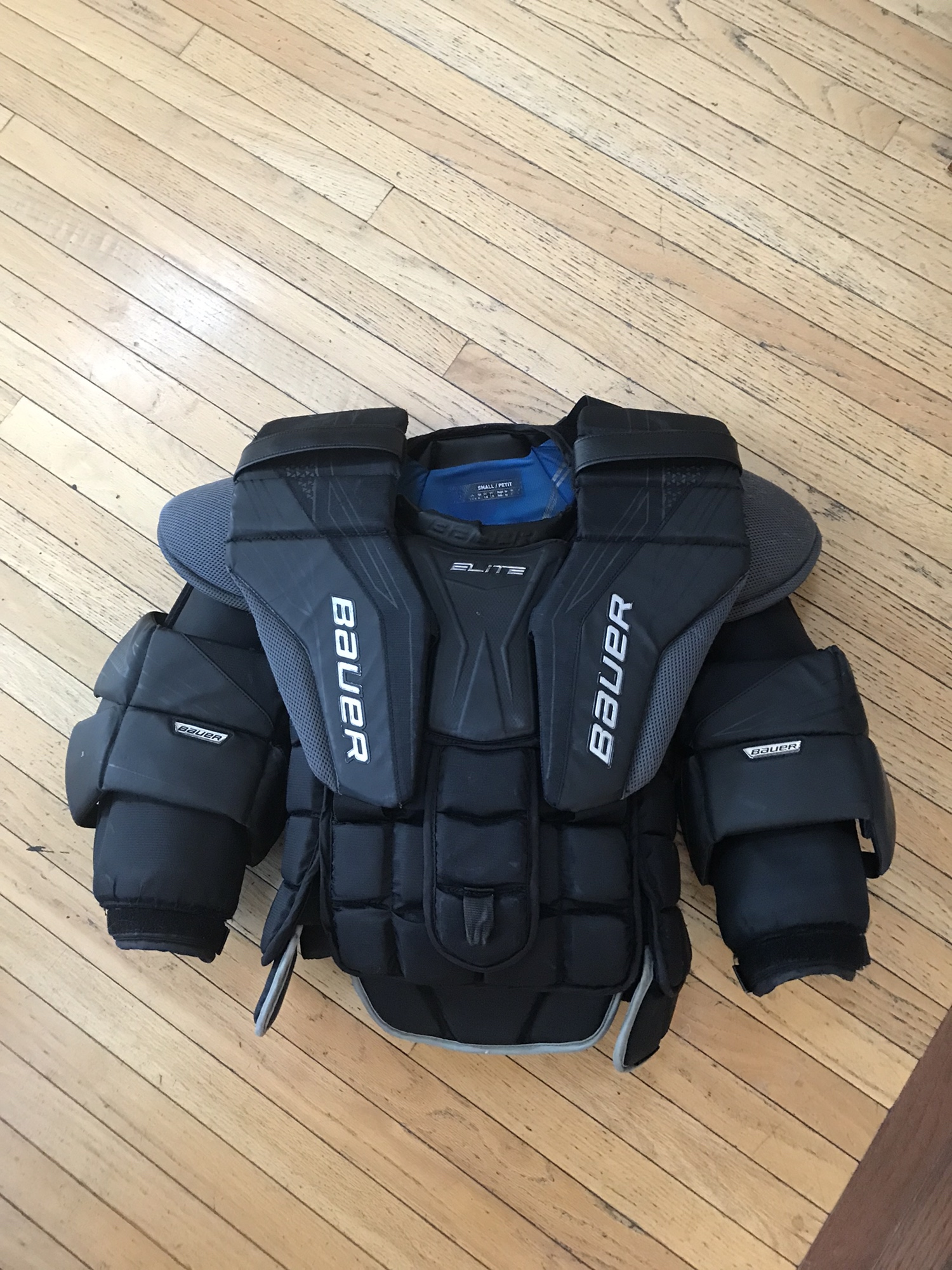 Used Small Bauer Elite Goalie Chest Protector SidelineSwap