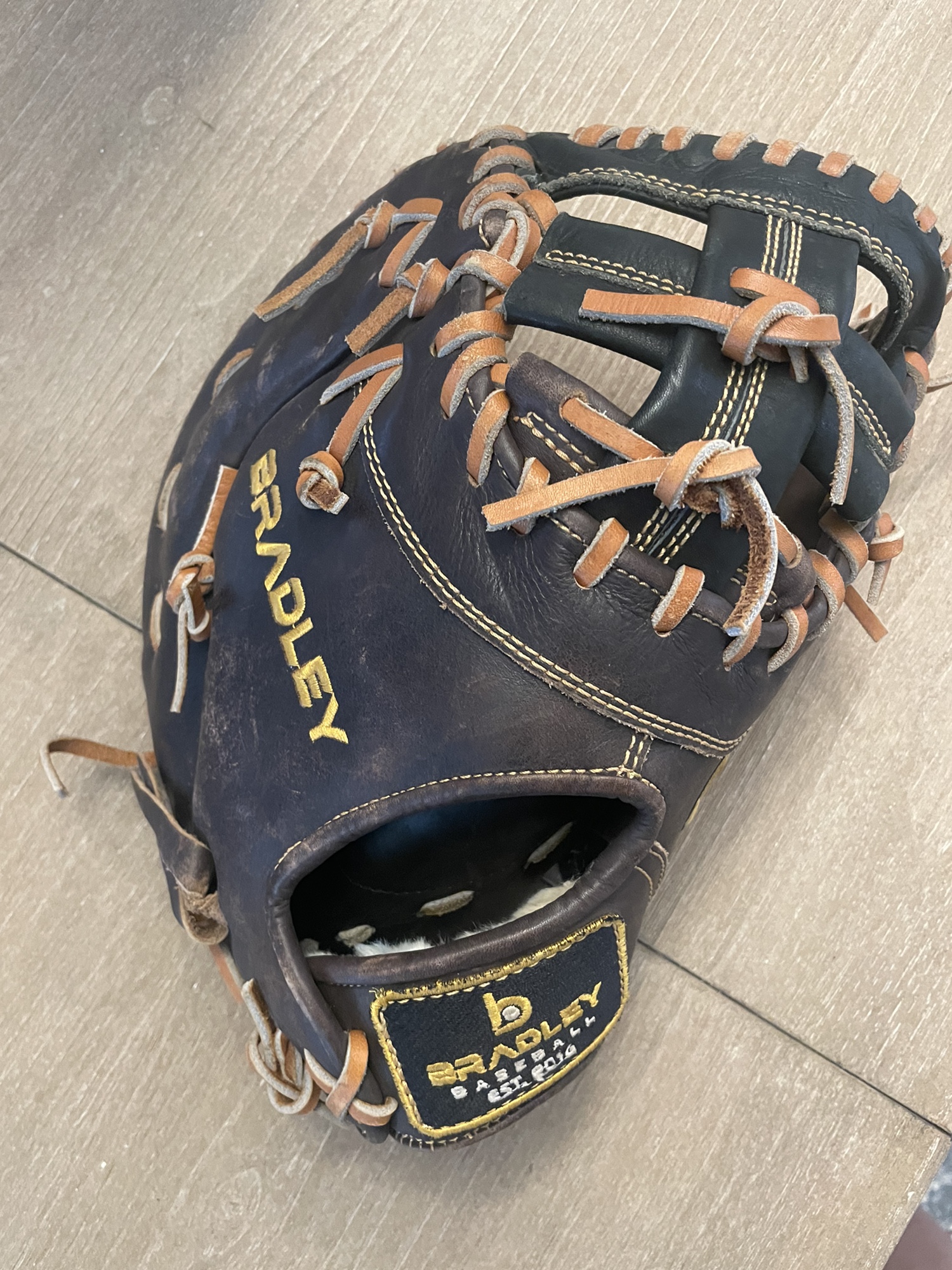 Bradley youth 11.5” first baseman’s glove SidelineSwap
