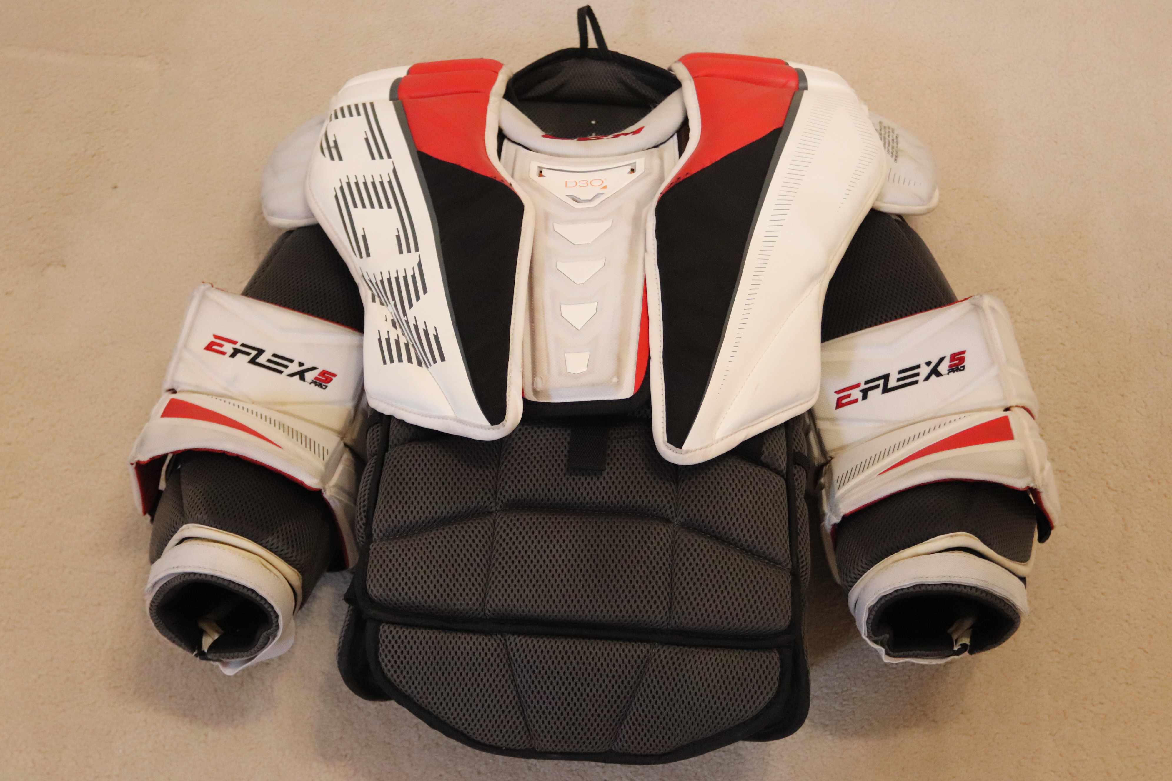 CCM EFLEX 5 PRO Goalie Chest Protector Senior Large SidelineSwap