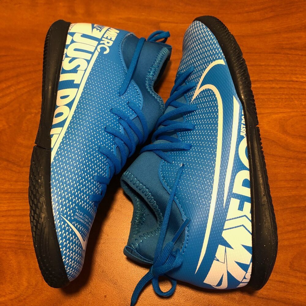 Nike Turf Sneakers Boys 1Y Athletic Shoes Indoor Soccer Blue Swoosh