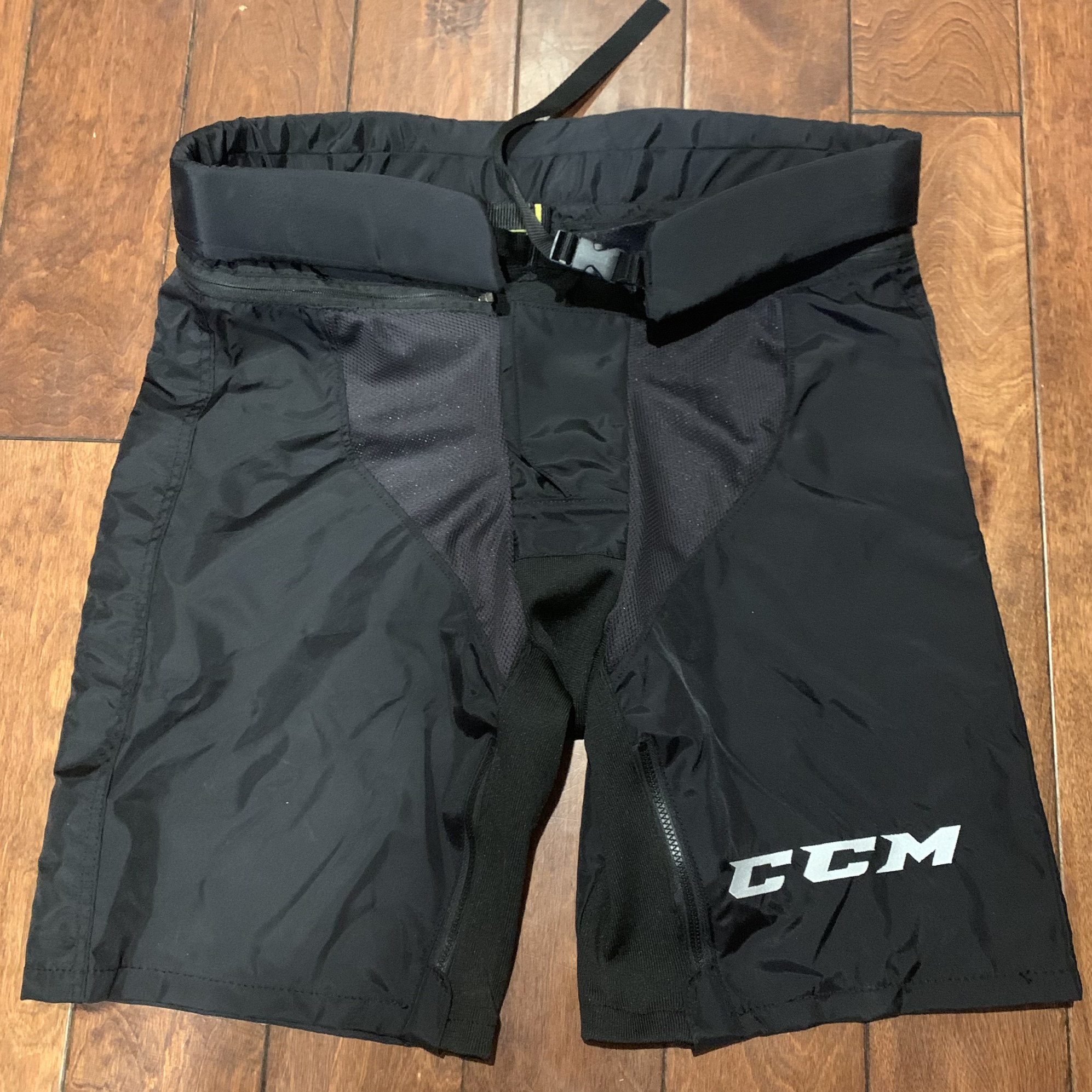New Black CCM Tacks Pro Stock Girdle Shell Please Read Full