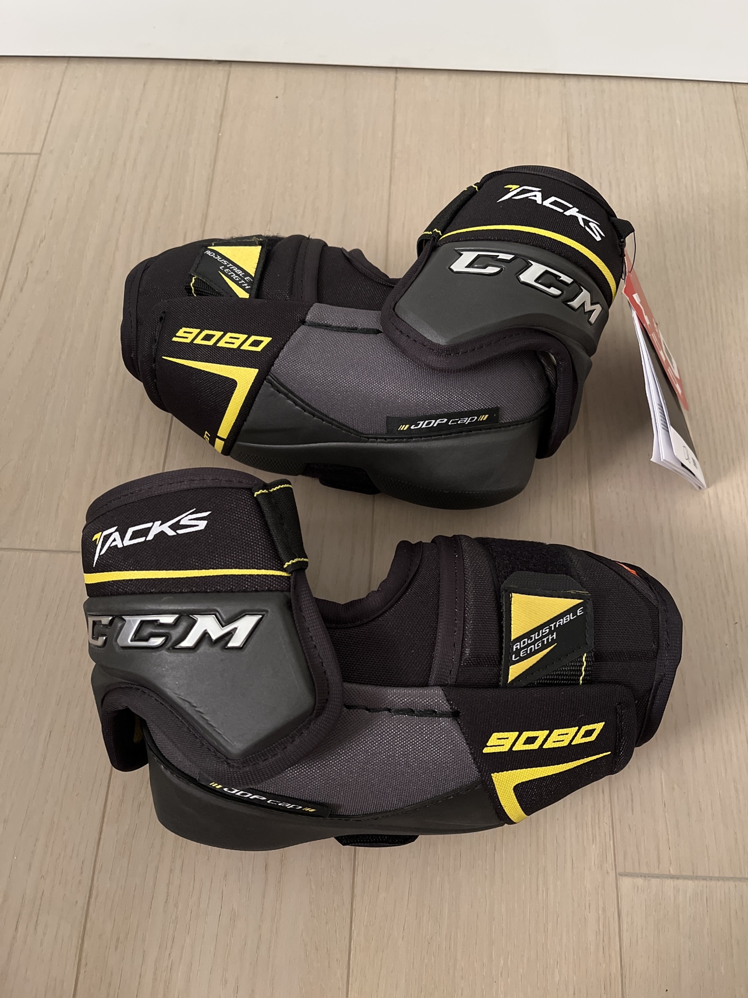 NEW CCM Tacks 9080 Elbow Pads Senior Medium SidelineSwap