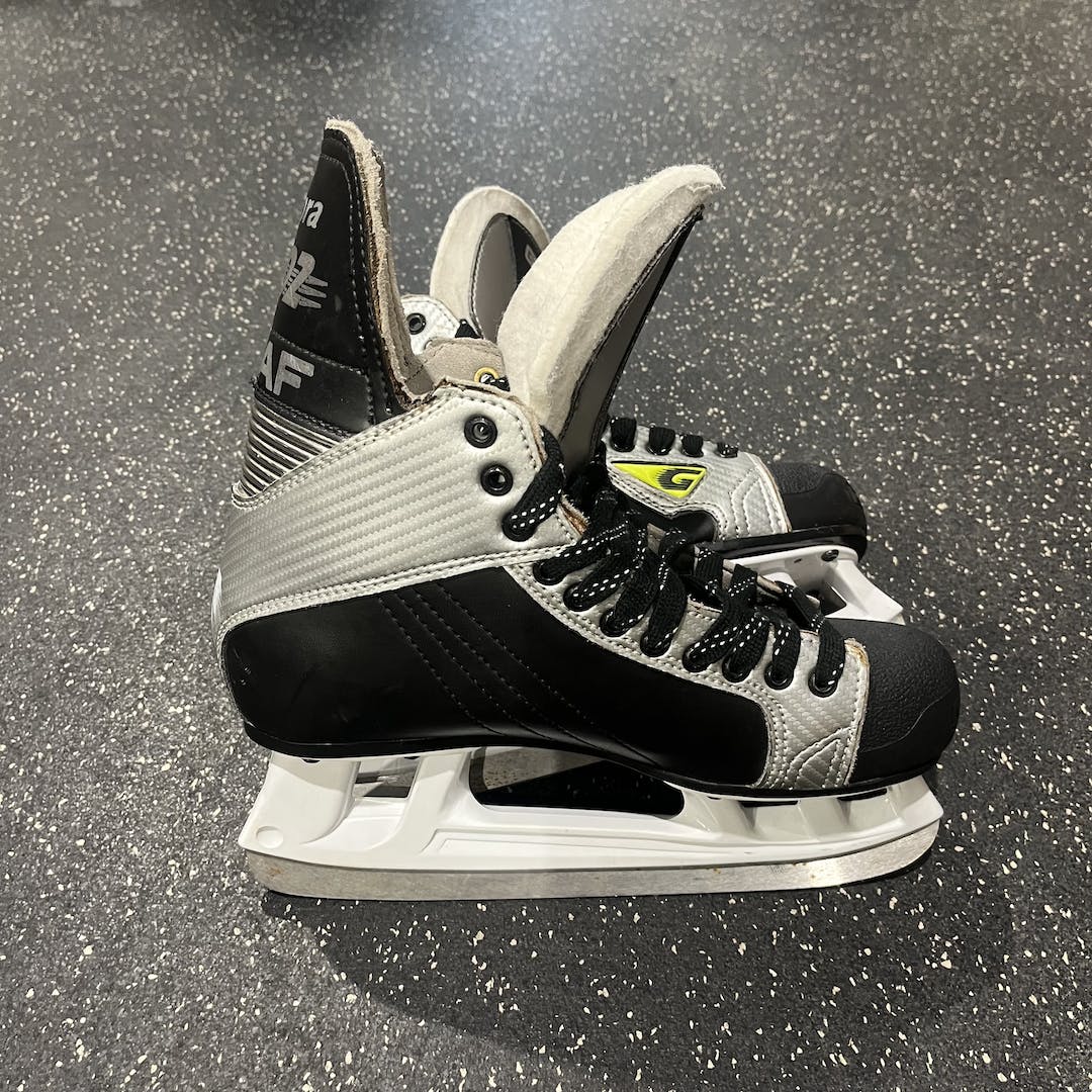 Used Graf Supra 502 Senior 9.5 Ice Hockey Skates SidelineSwap