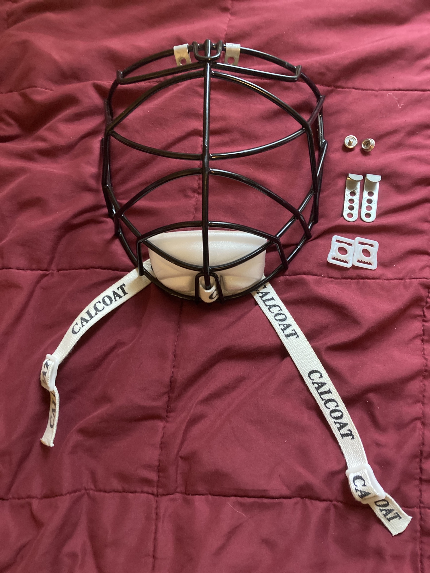 Unique cats eye hockey player cage SidelineSwap