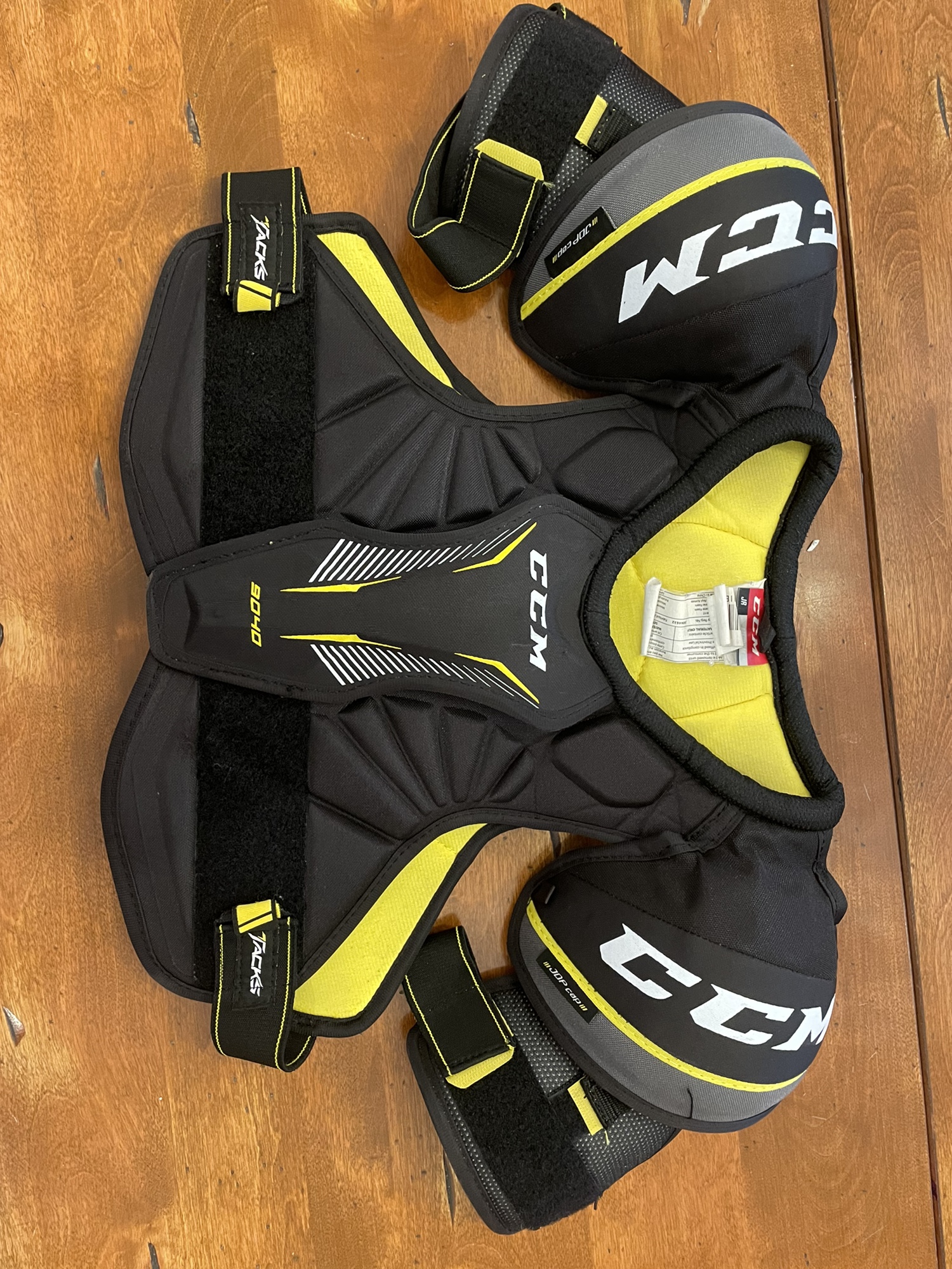 Used Medium CCM Tacks 9040 Shoulder Pads SidelineSwap