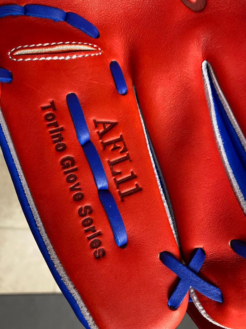 Brand New Akadema Turino Infield Baseball Glove 11.5 Red Blue RHT not