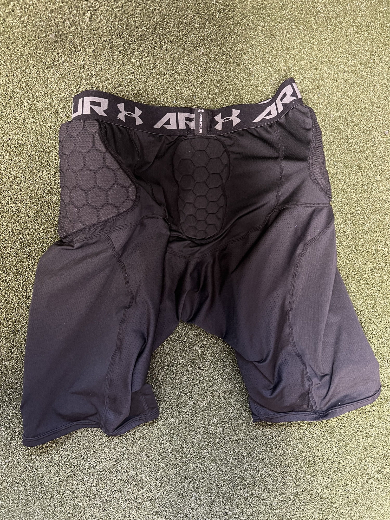 Under Amour Hex 5 Pad Girdle (3675) SidelineSwap