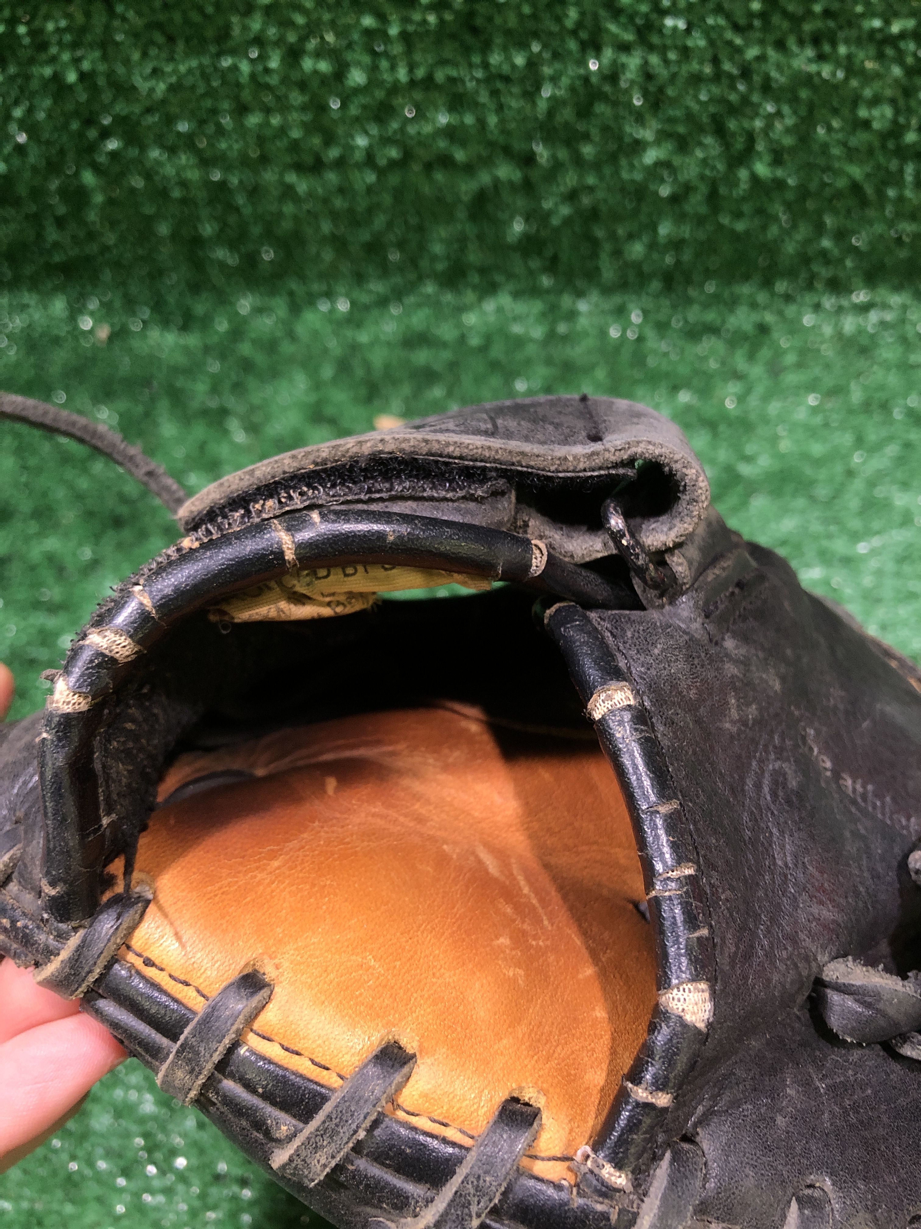 Macgregor 29" Catcher's mitt (RHT) SidelineSwap