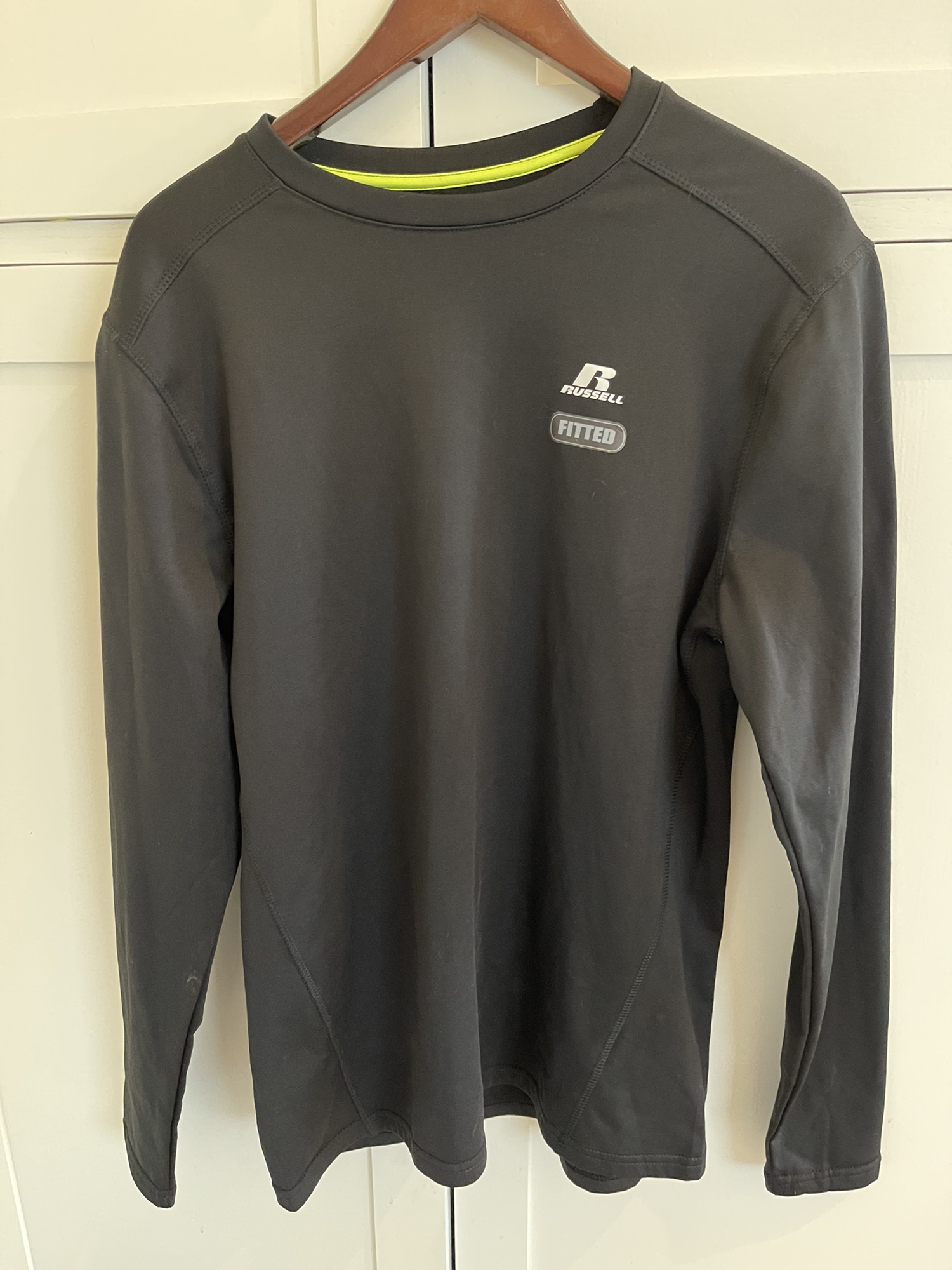 Black New Large Russell Athletic Fitted Base Layer SidelineSwap