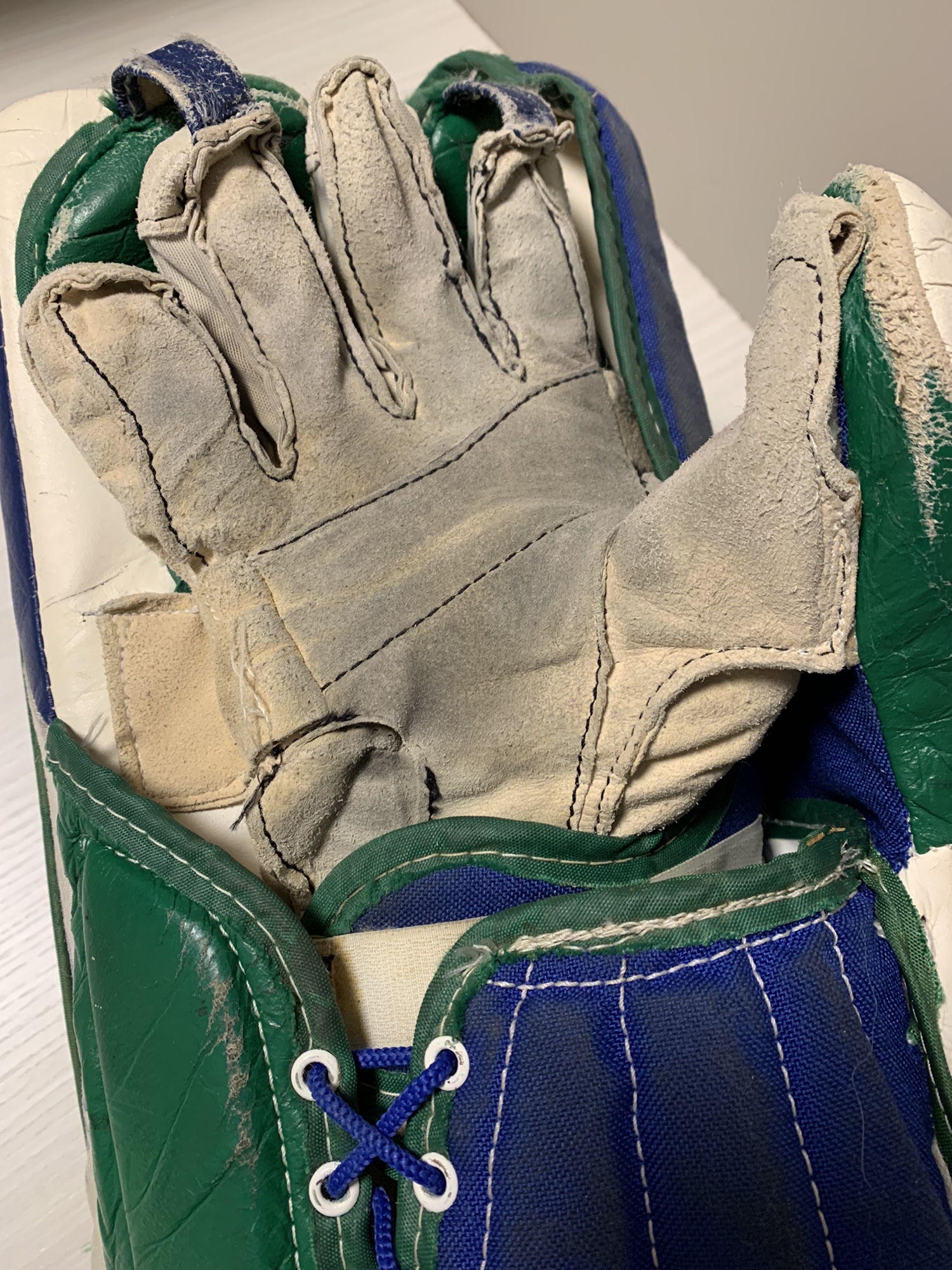 Cooper Legends The Wedge Blocker GM 3000 Catcher Glove Trapper Set