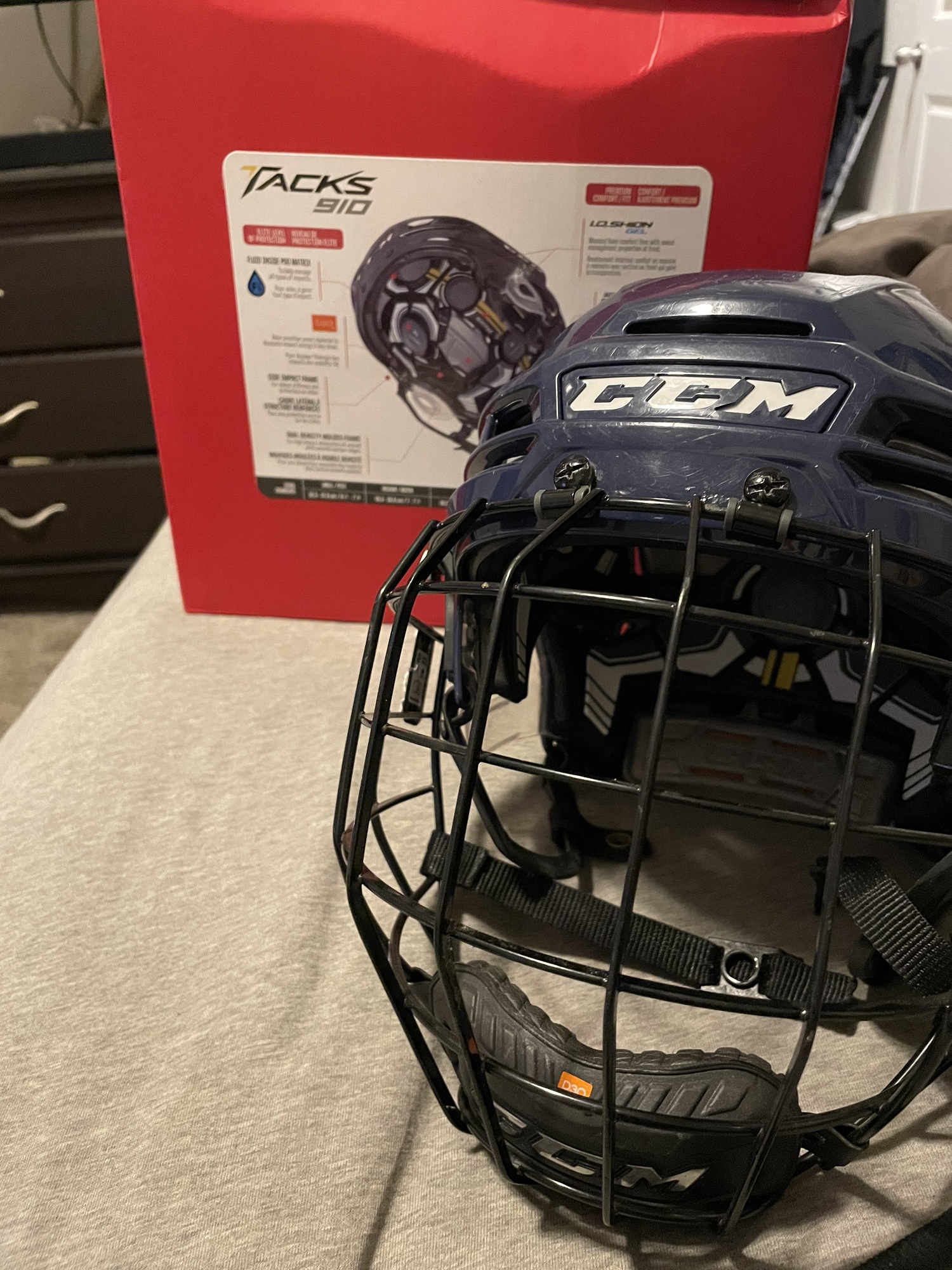 Used Medium CCM Tacks 910 Helmet SidelineSwap