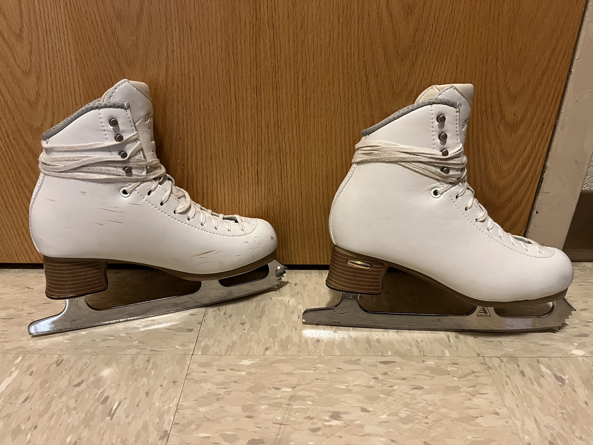 Used Jackson Ultima Freestyle Size 7 Figure Skates SidelineSwap