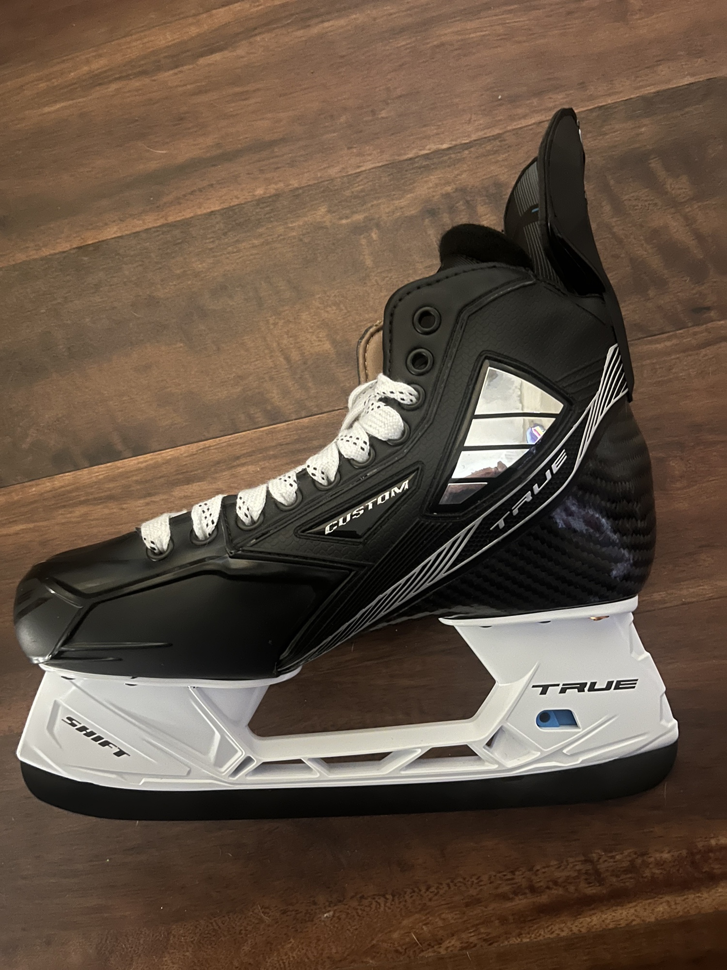 New True Regular Width Size 10 Pro Custom Hockey Skates SidelineSwap