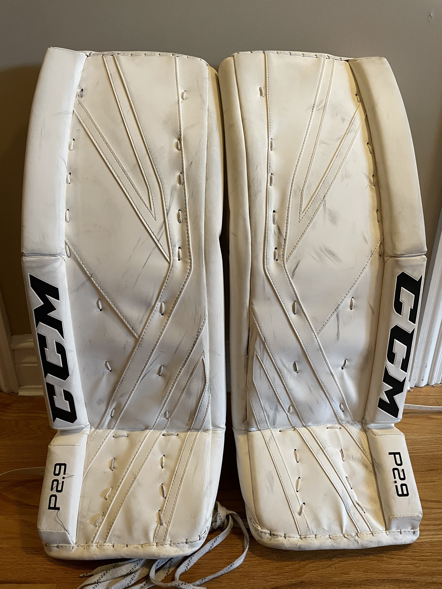 32"+1 CCM Premier P2.9 Goalie Leg Pads SidelineSwap