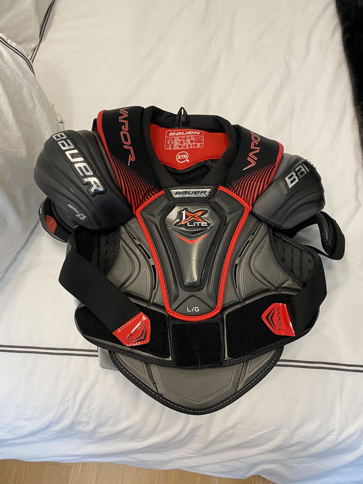 Senior Large Bauer Pro Stock Vapor 1X Lite Shoulder Pads SidelineSwap