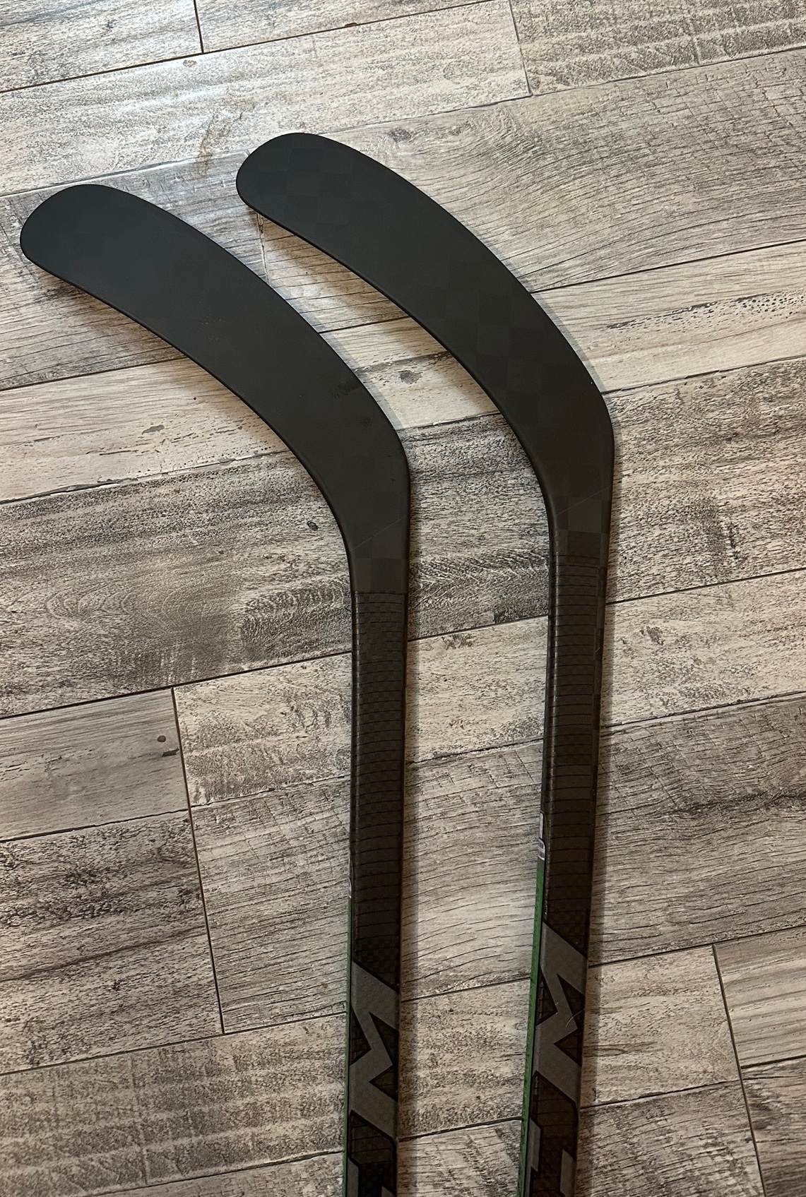 New 2 Pack!! 2x 55 Flex Right Handed P29 Trigger 6 Pro Hockey Sticks SidelineSwap