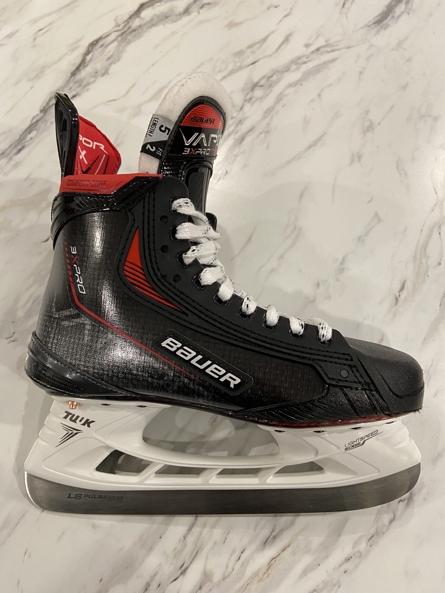 New Bauer Size 5 Vapor 3X Pro Hockey Skates SidelineSwap