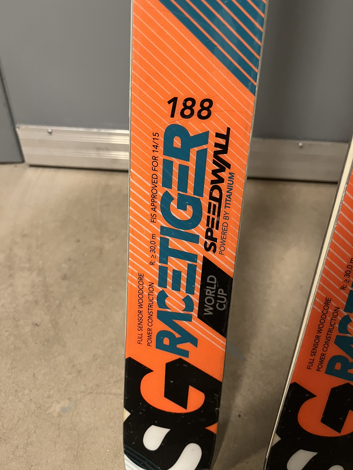 Volkl Racetiger jr super G skis 188 cm 30m | SidelineSwap | Buy