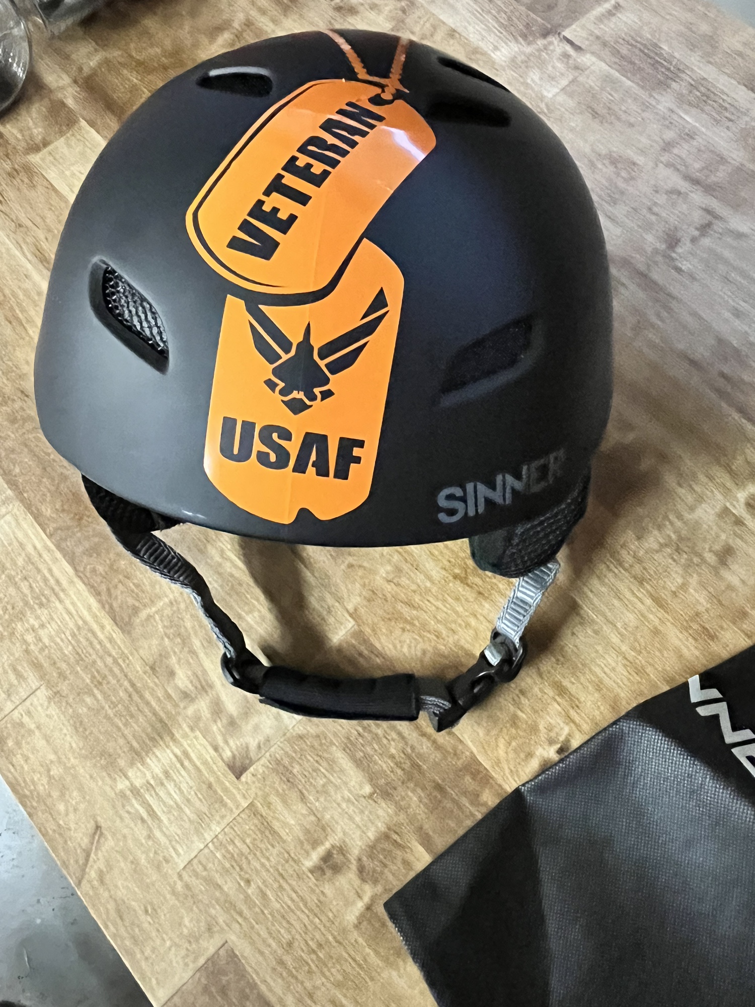 Large USAF Veteran Snowboard Helmet SidelineSwap