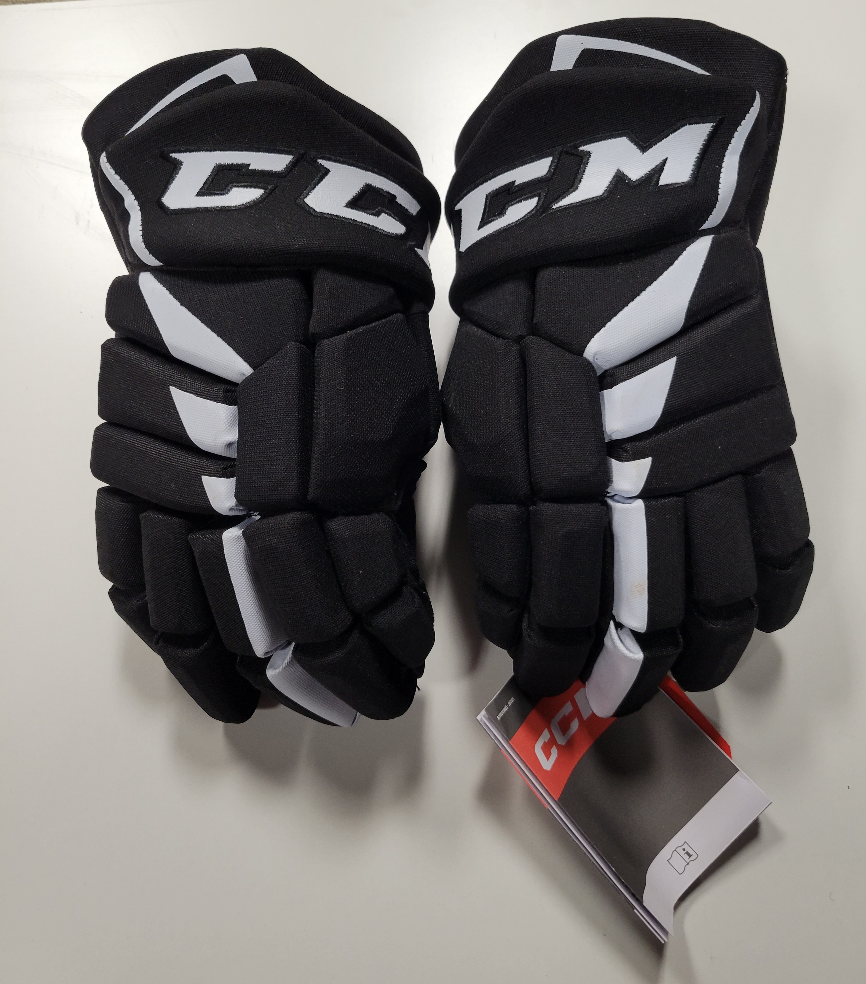 New Senior Black CCM Jetspeed FT485 Gloves 14" SidelineSwap