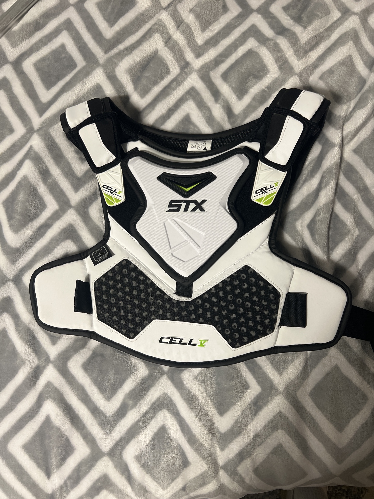 Used Large STX Cell V Shoulder Pads SidelineSwap