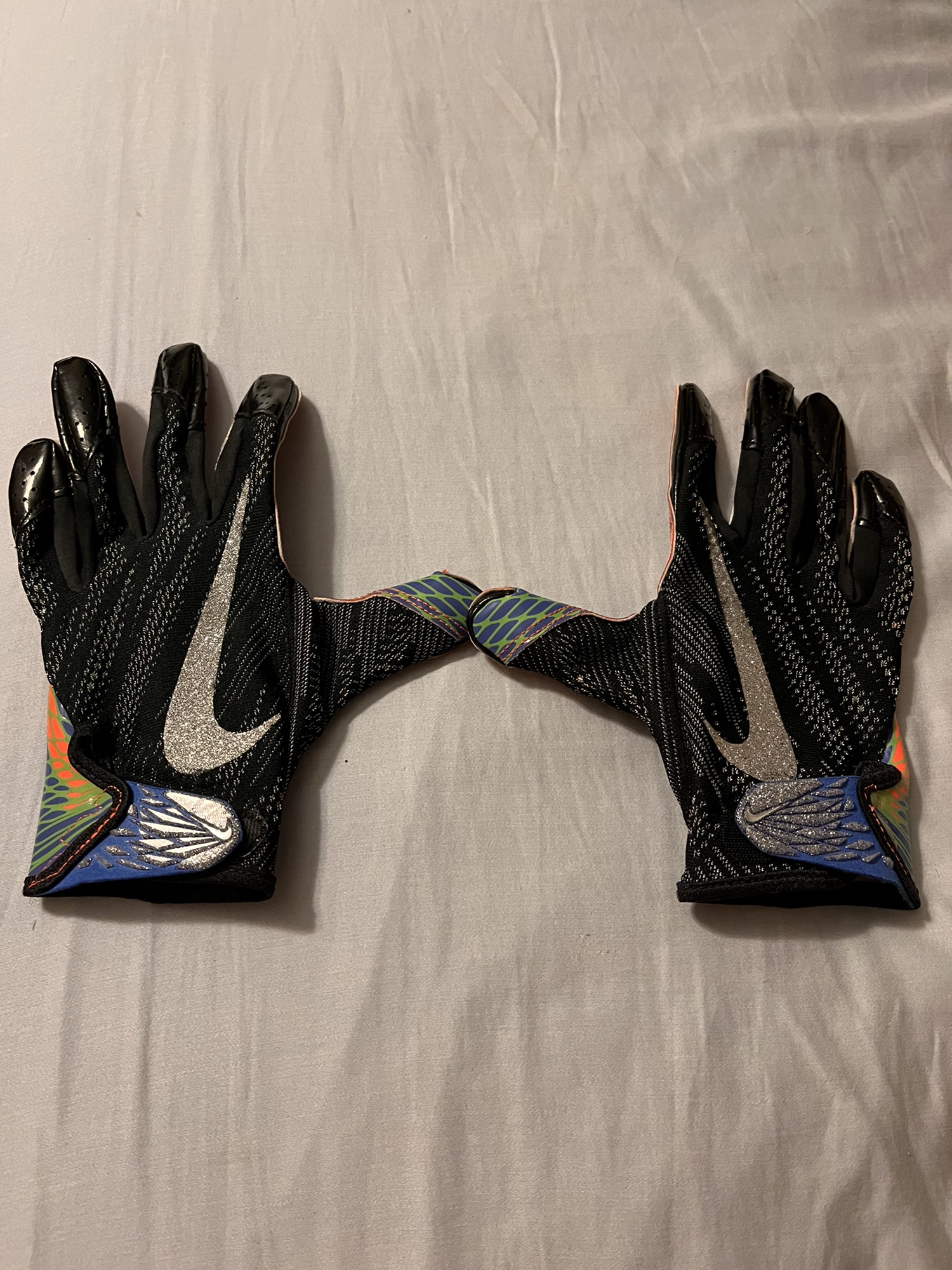 nike knit football gloves