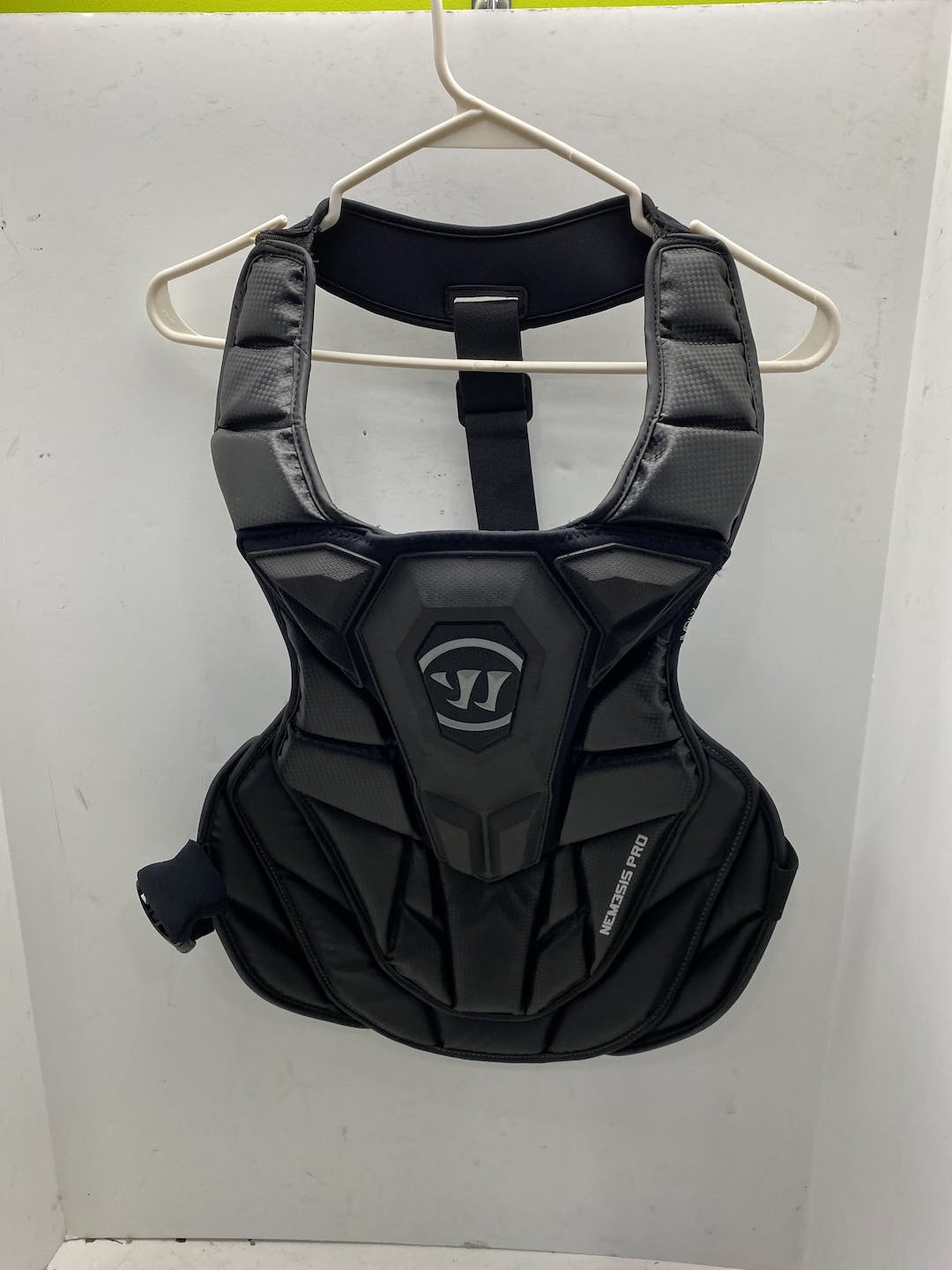 Used Warrior Nemesis Pro Chest Protector Sm Lacrosse Helmets SidelineSwap