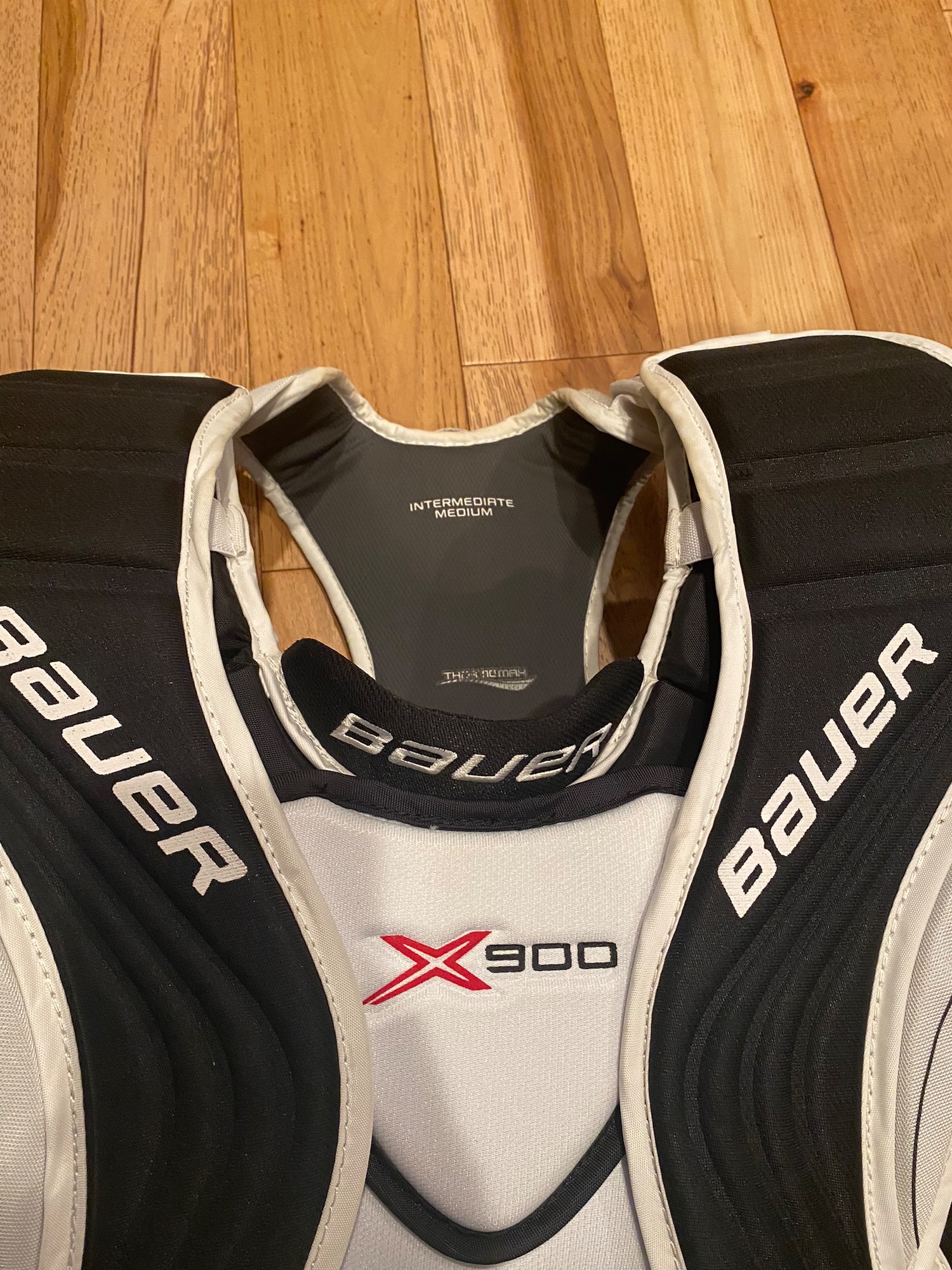 Used Medium Bauer Vapor X900 Goalie Chest Protector SidelineSwap