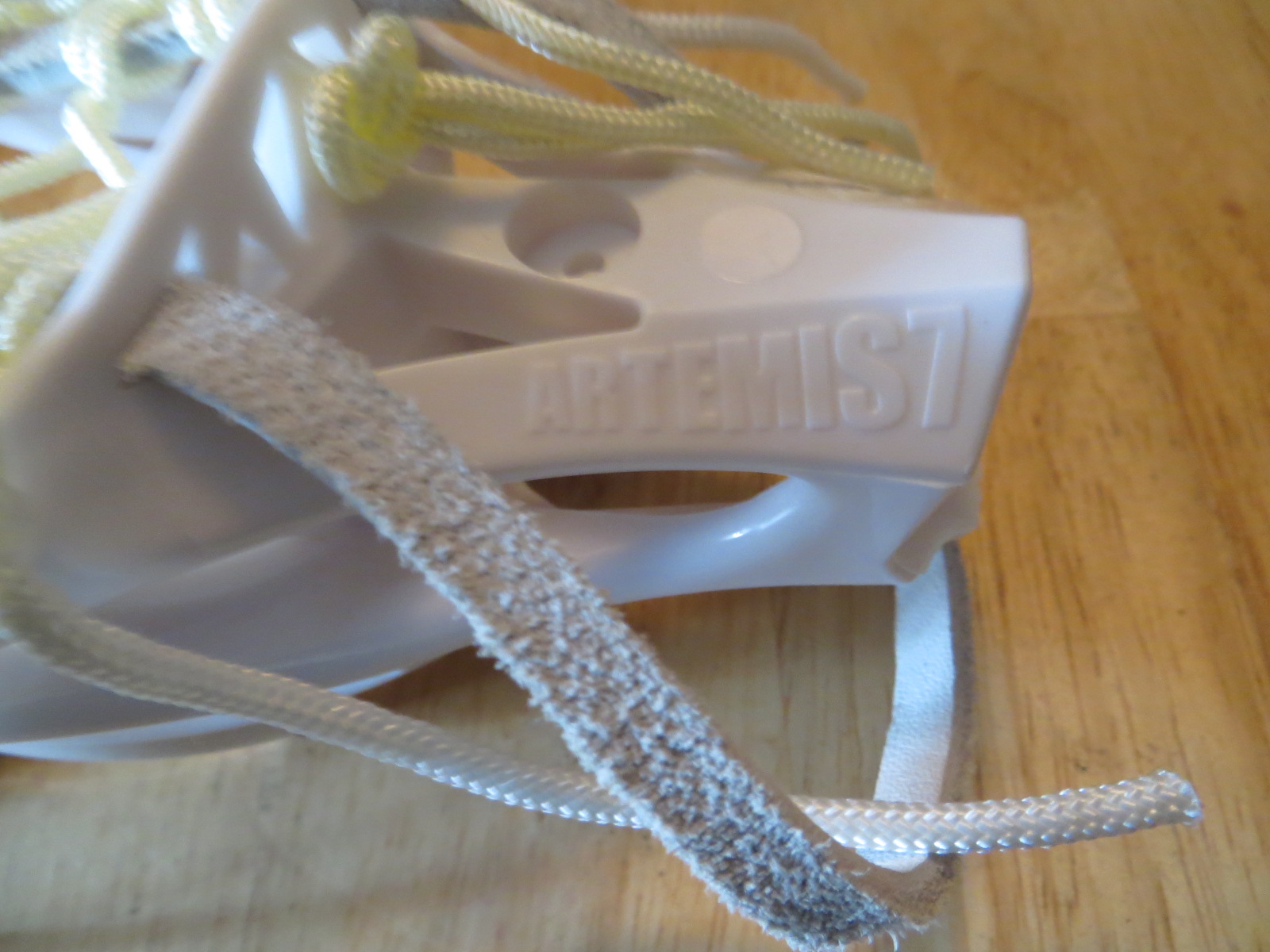 New! Tribe7 Artemis7 PreStrung Lacrosse Head White SidelineSwap