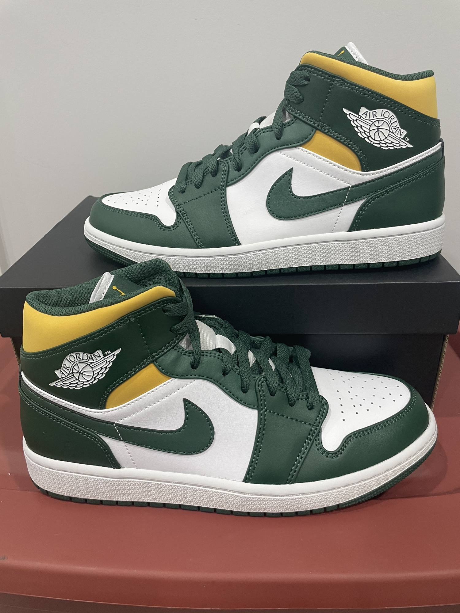 Jordan 1 Mid 'Sonics' - Air Jordan - 554724 371 - noble