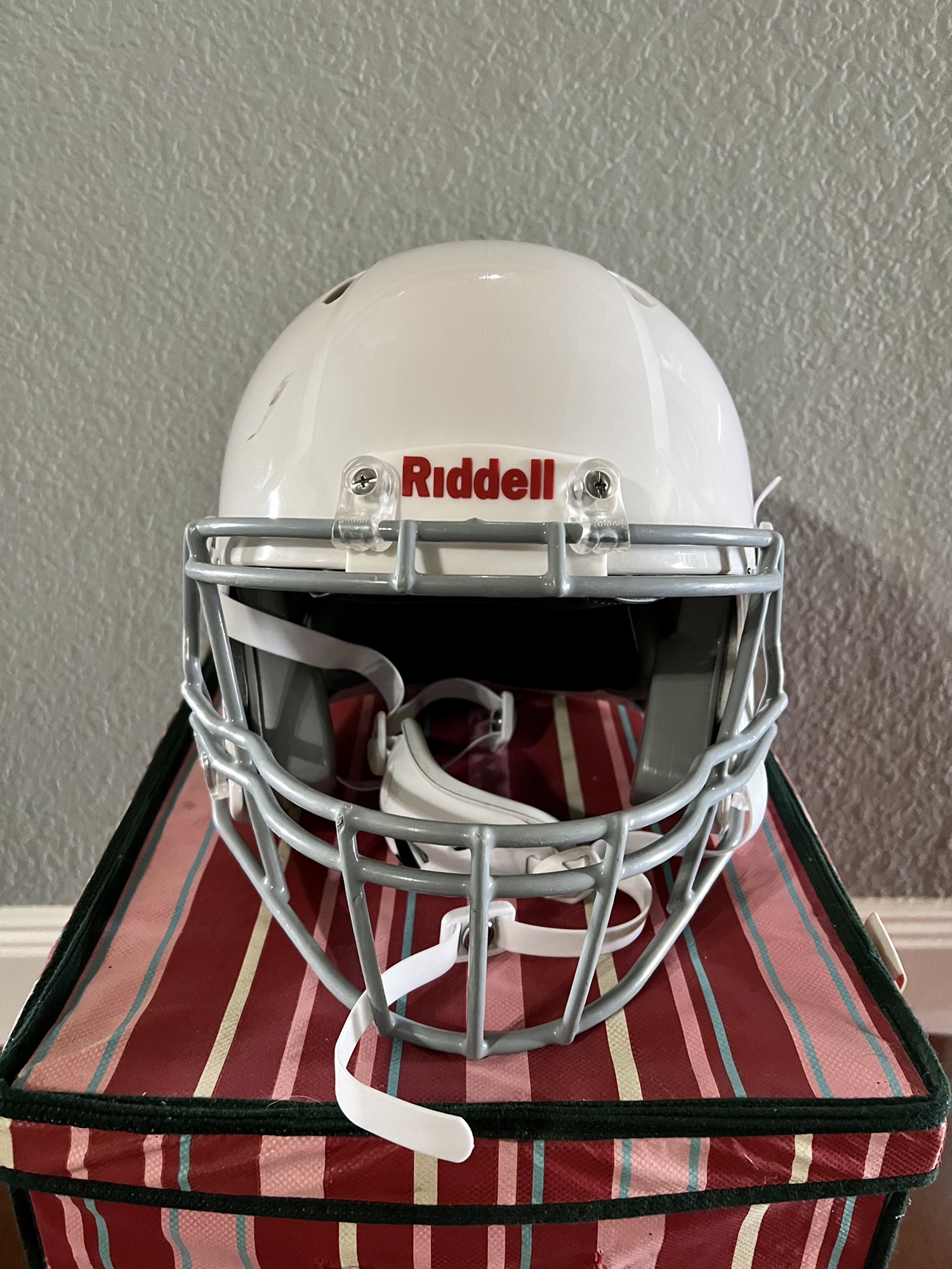 Riddell Speed Icon football helmet SidelineSwap